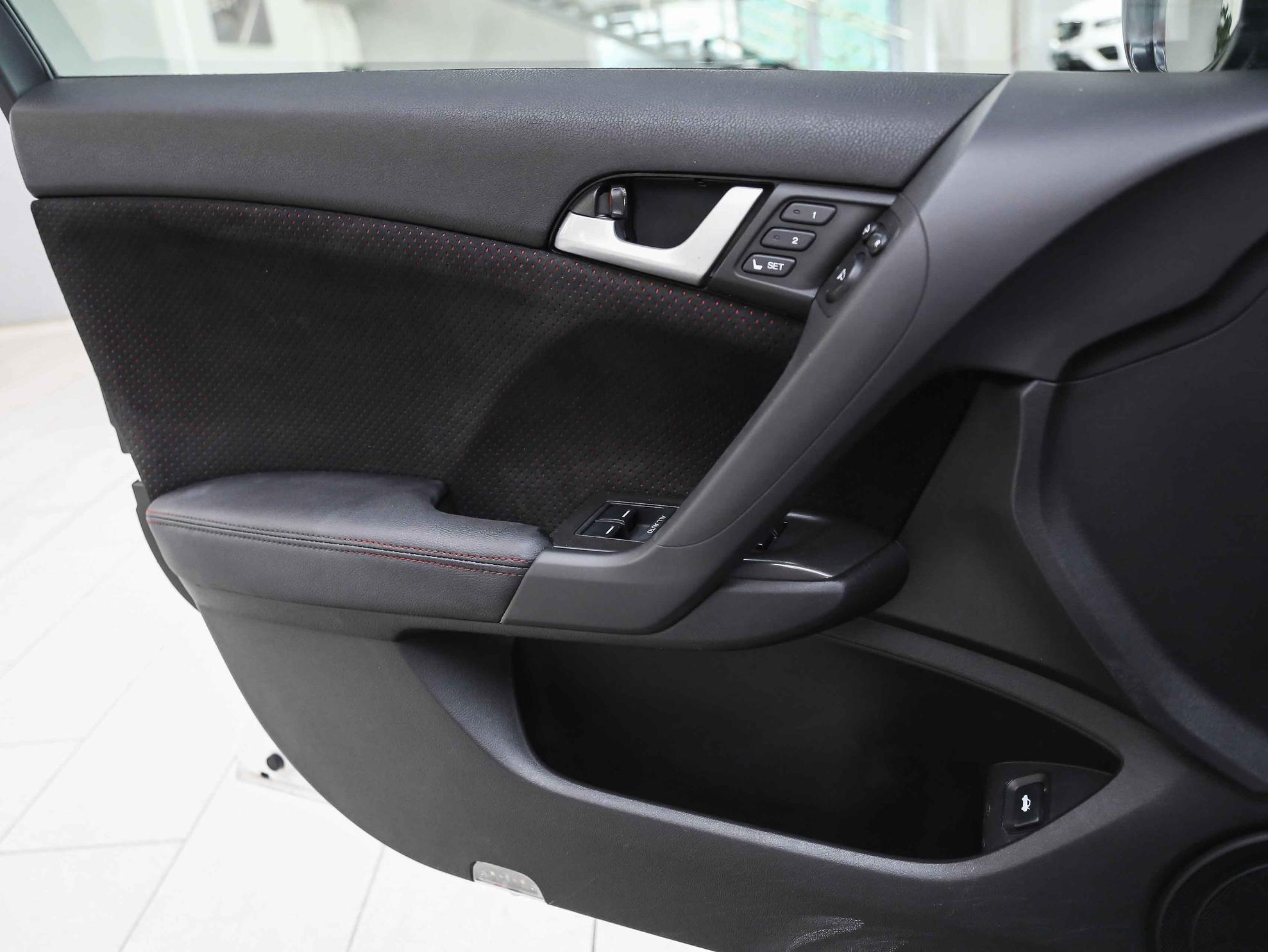Honda Accord 2012, белый, ДЦ Орехово