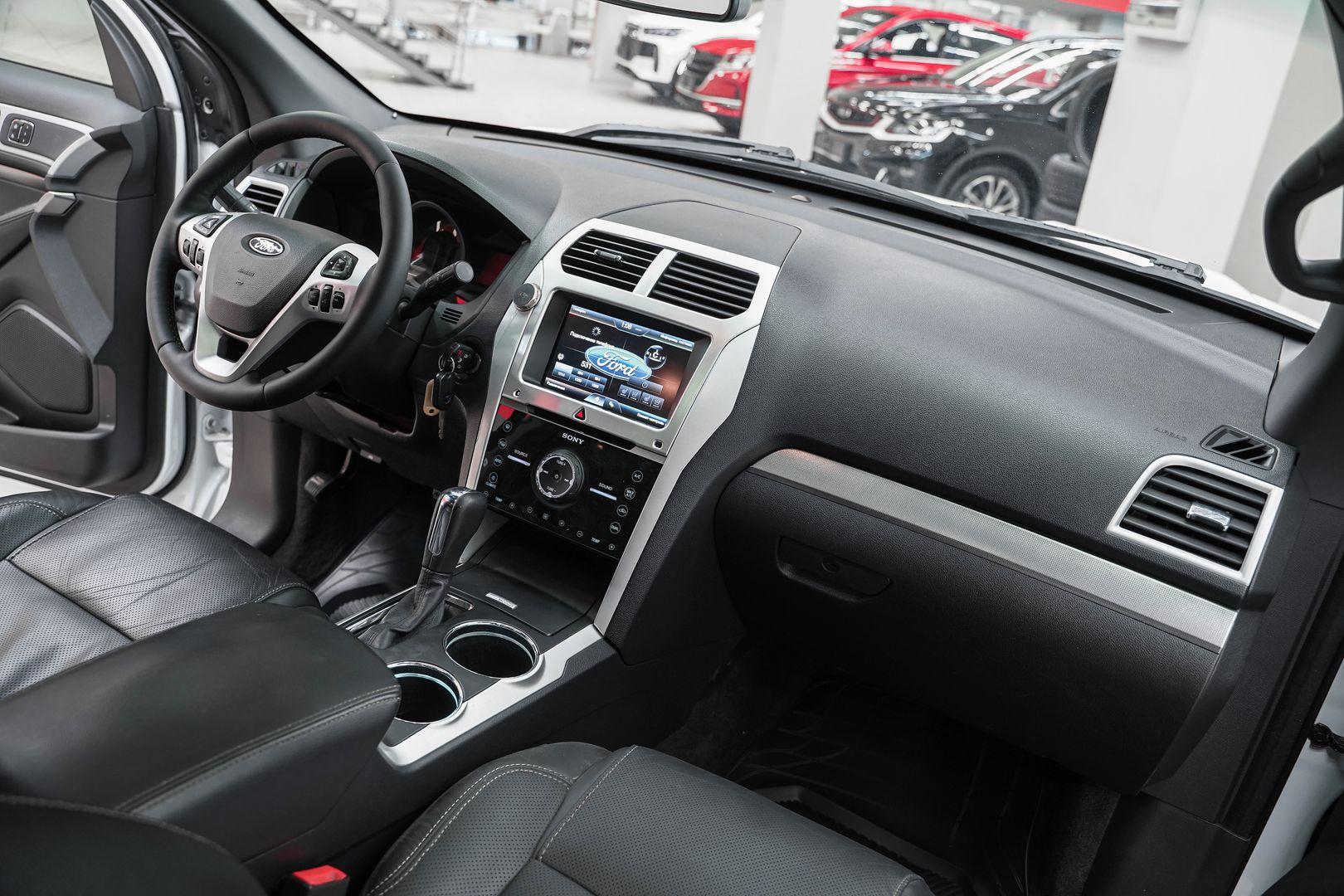Ford Explorer 2013, белый, ДЦ Орехово