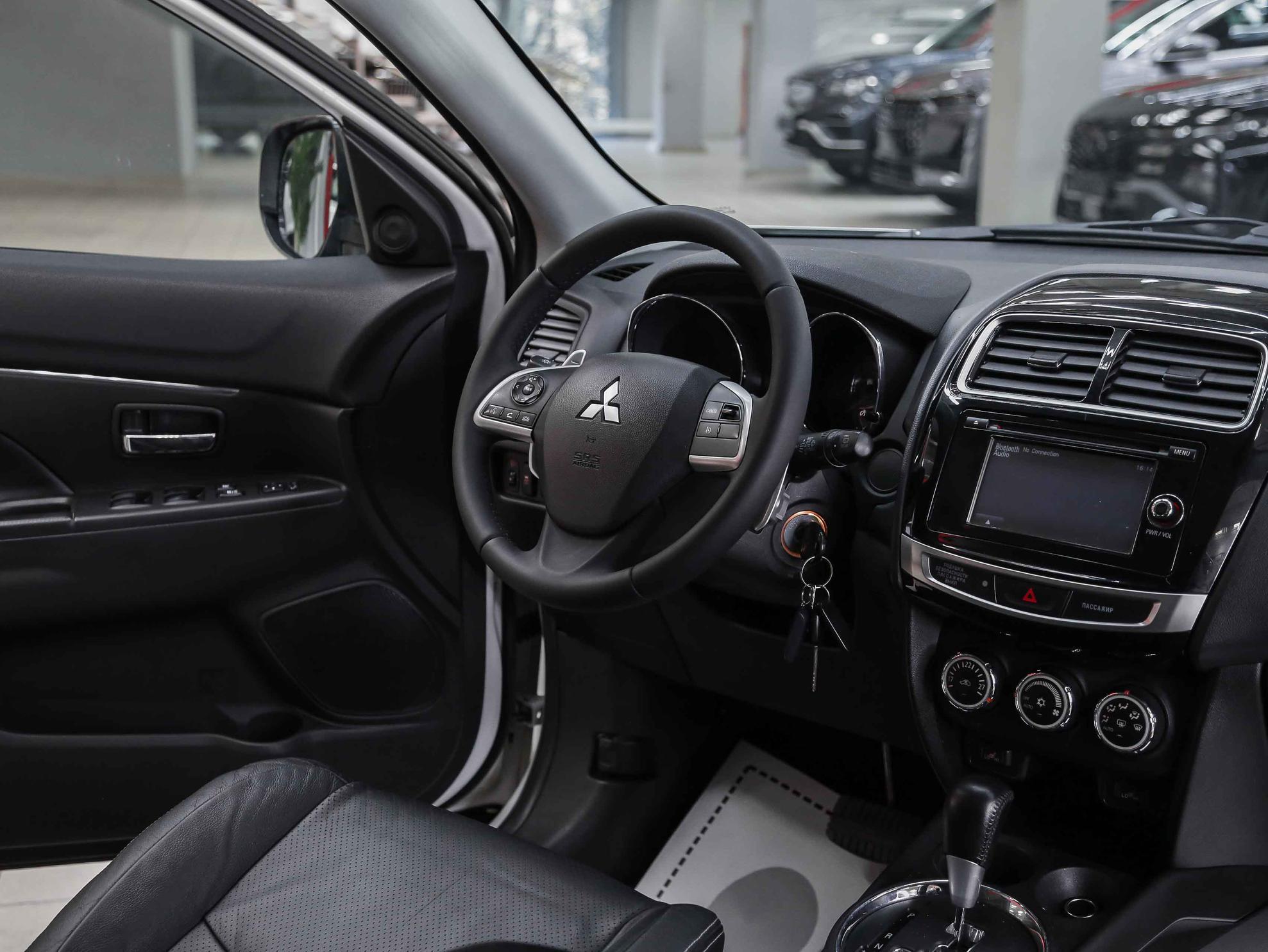 Mitsubishi ASX 2014, белый, ДЦ Орехово