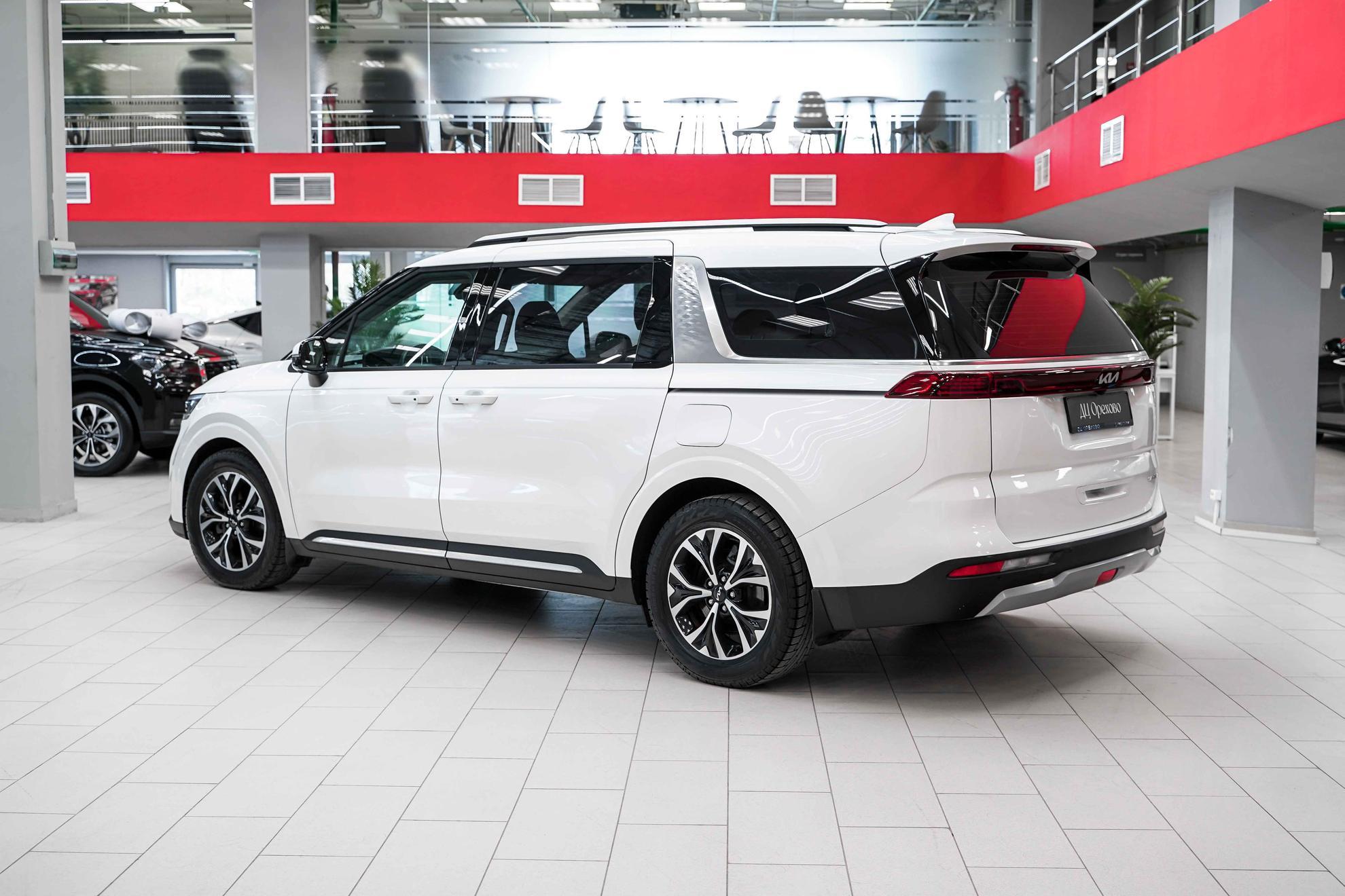 Kia Carnival 2023, белый, ДЦ Орехово