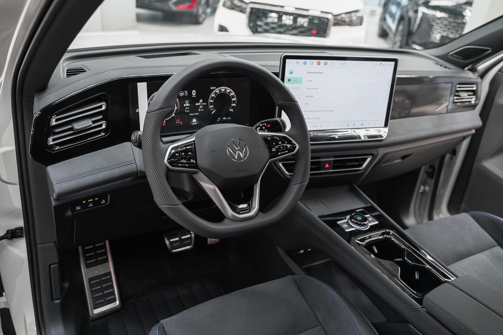 Volkswagen Tiguan 2025, серый, ДЦ Орехово