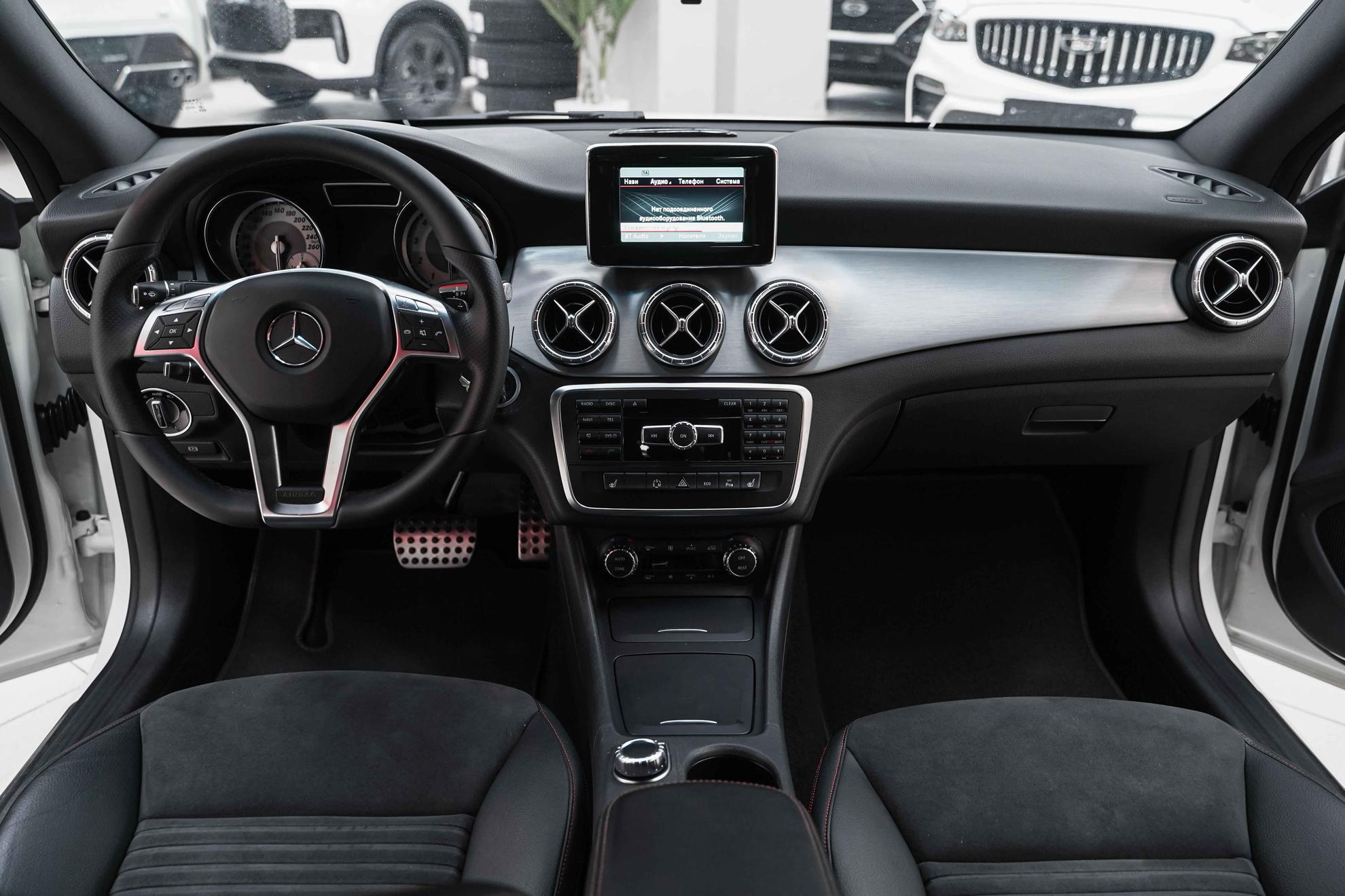 Mercedes-Benz CLA 2014, белый, ДЦ Орехово