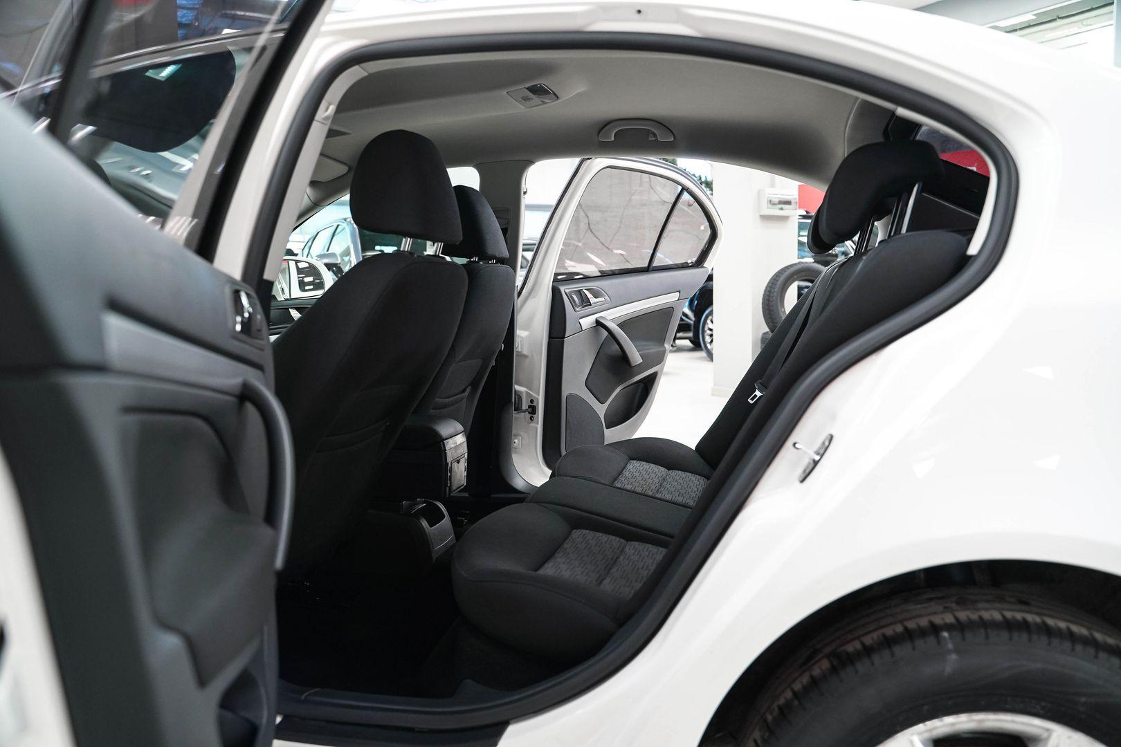 Skoda Octavia 2013, белый, ДЦ Орехово