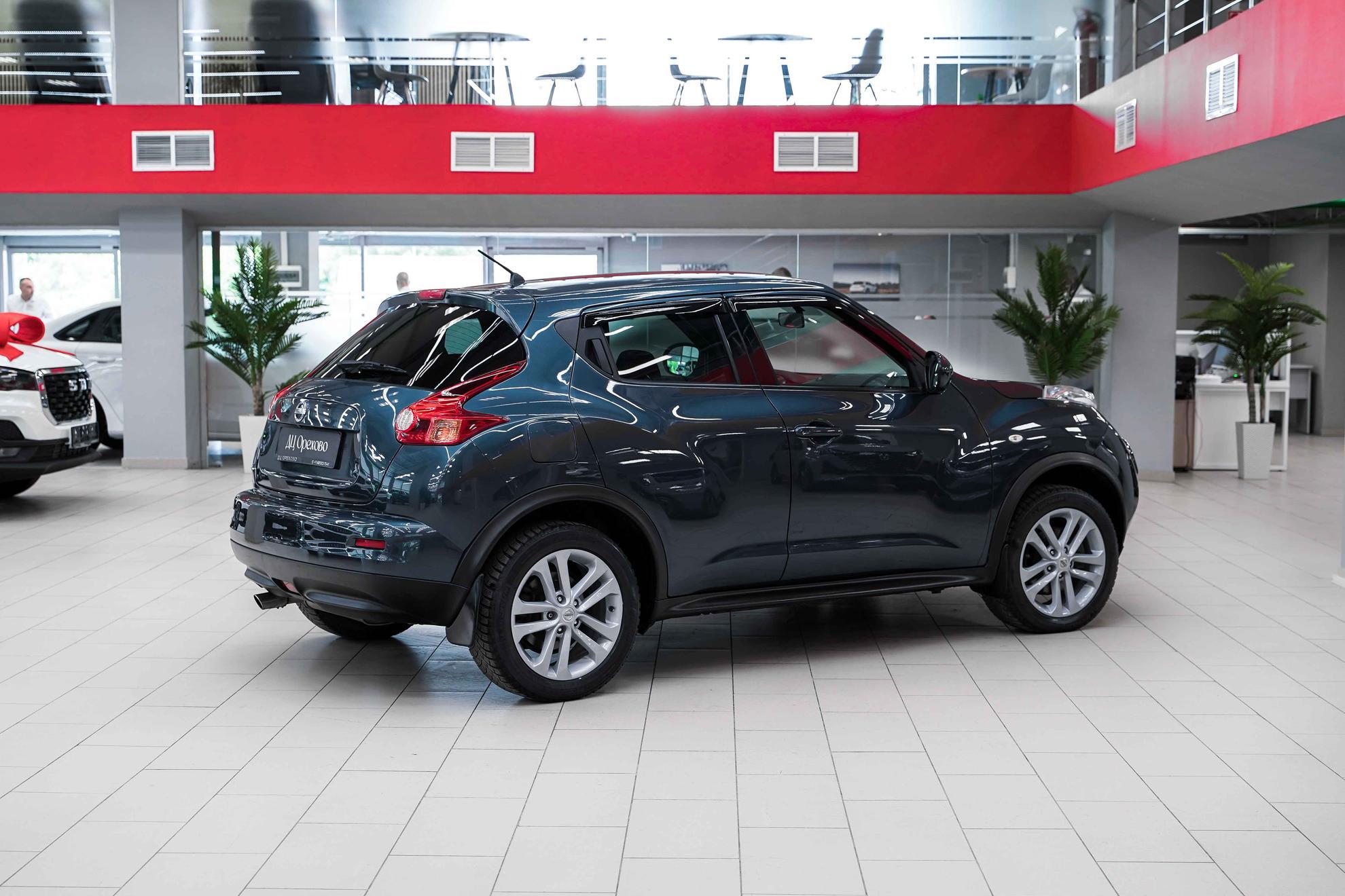 Nissan Juke 2012, синий, ДЦ Орехово