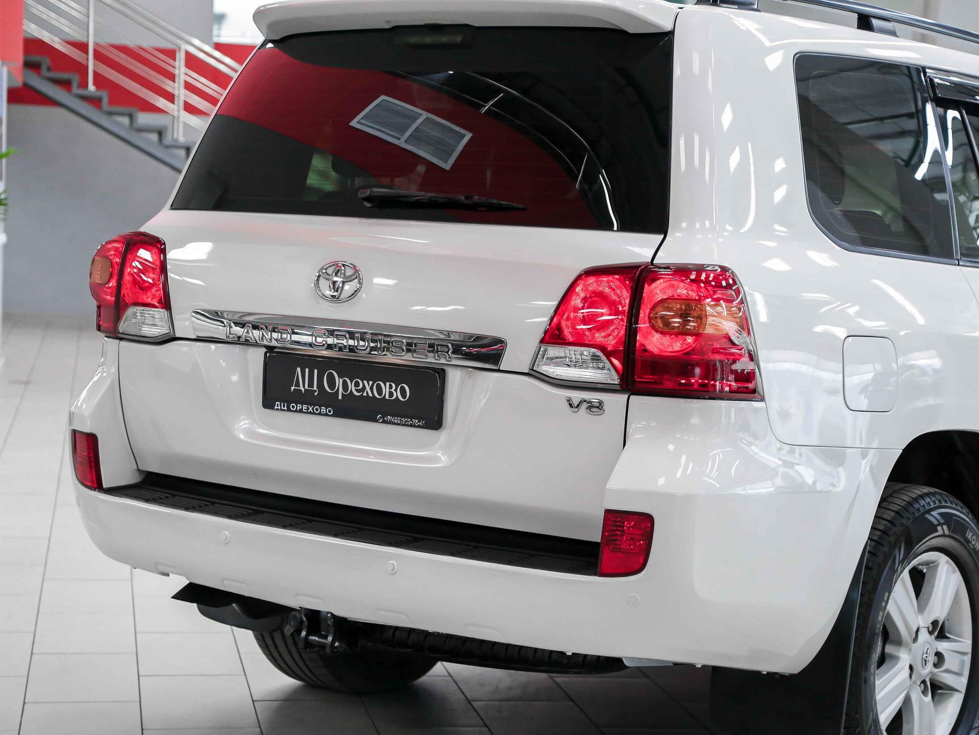 Toyota Land Cruiser 2013, белый, ДЦ Орехово