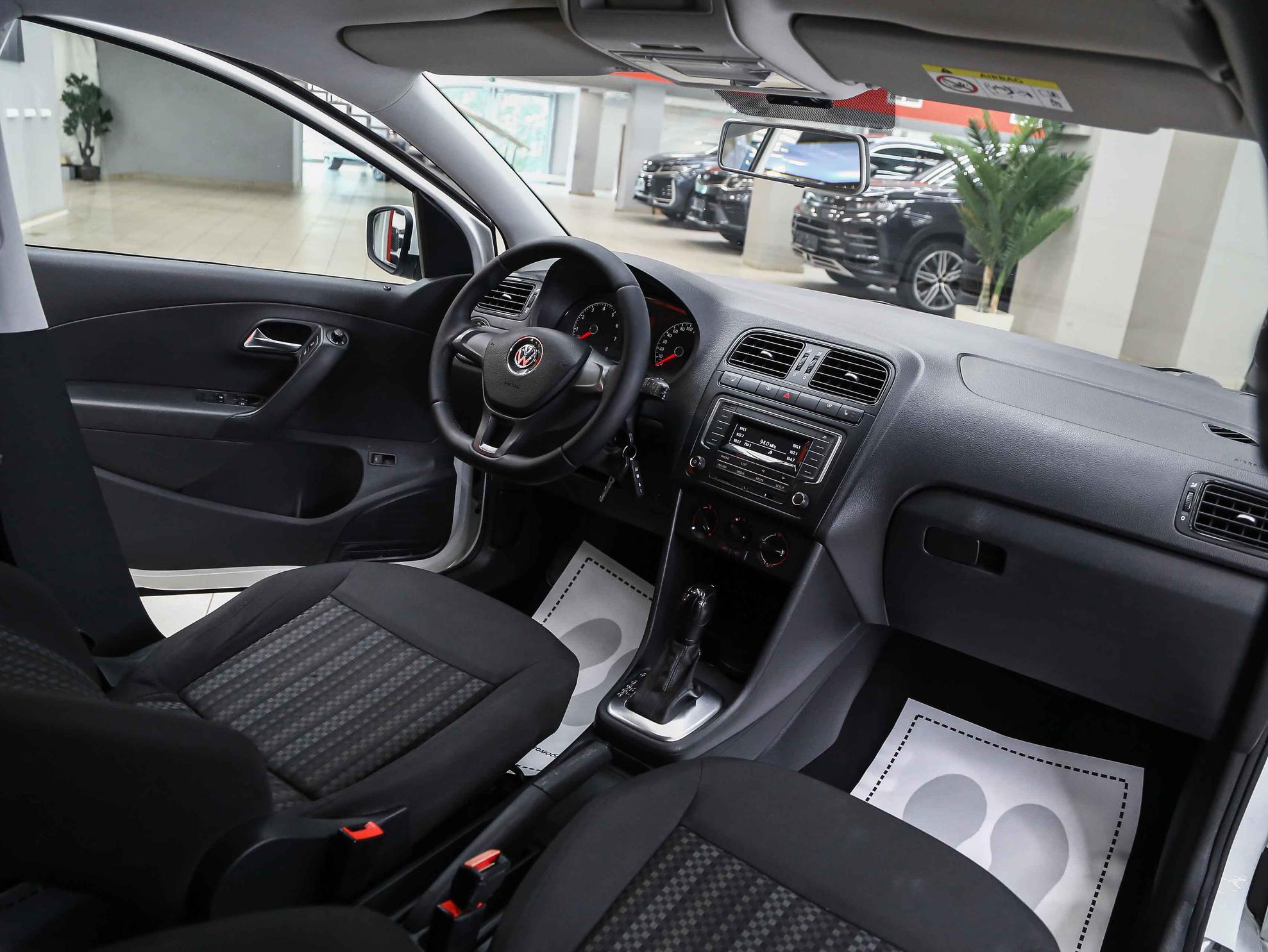 Volkswagen Polo 2018, белый, ДЦ Орехово