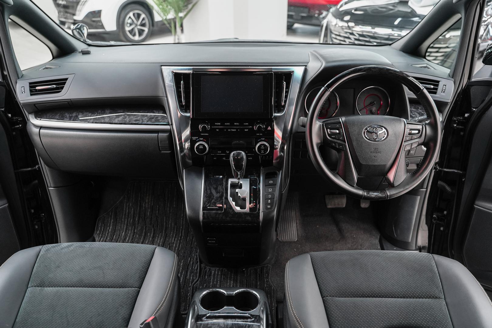 Toyota Alphard 2020, черный, ДЦ Орехово