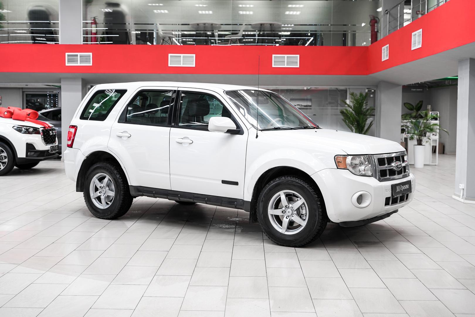 Ford Escape 2008, белый, ДЦ Орехово