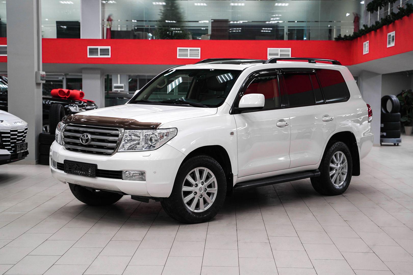 Toyota Land Cruiser 2011, белый, ДЦ Орехово