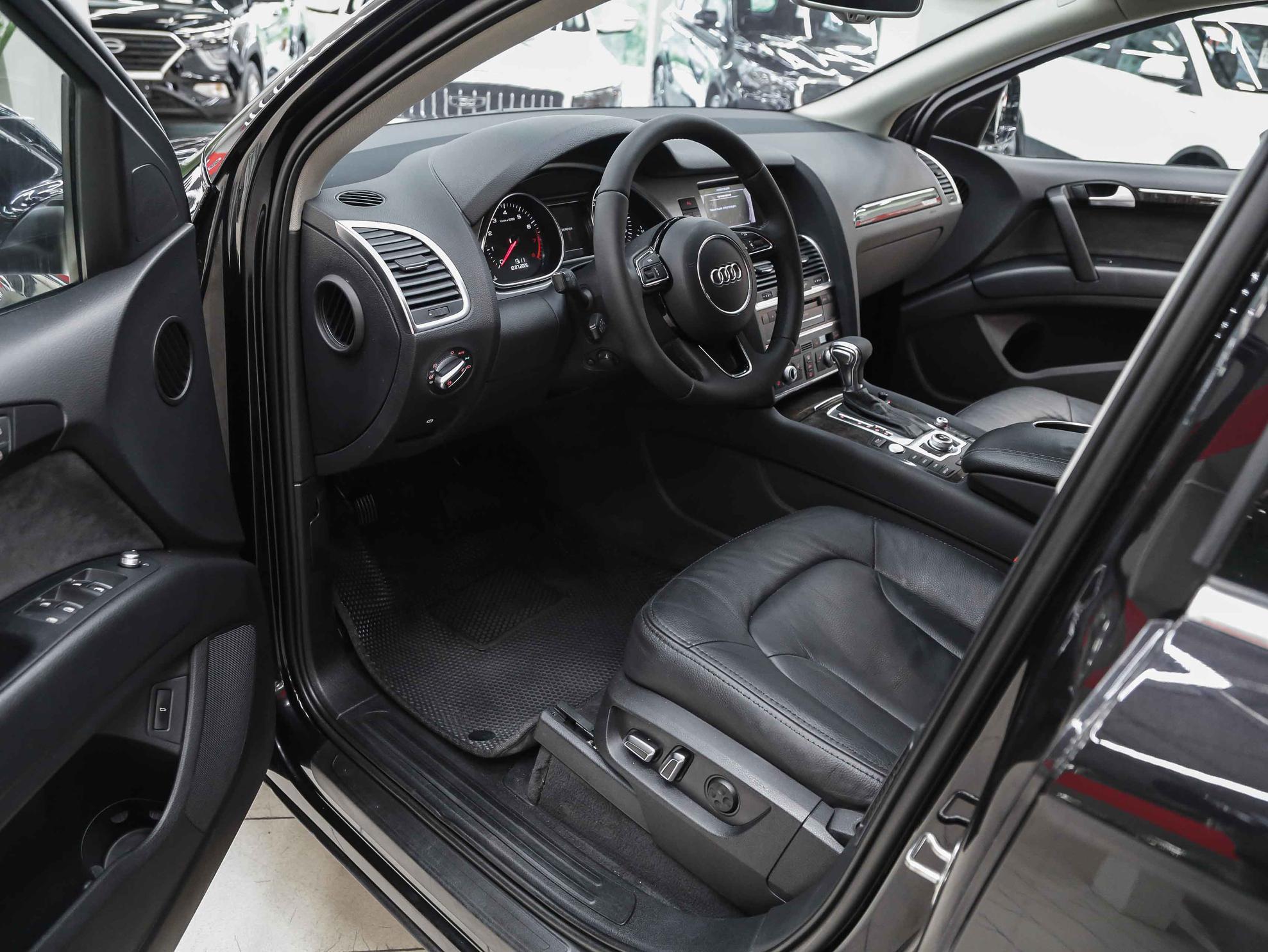 Audi Q7 2013, черный, ДЦ Орехово