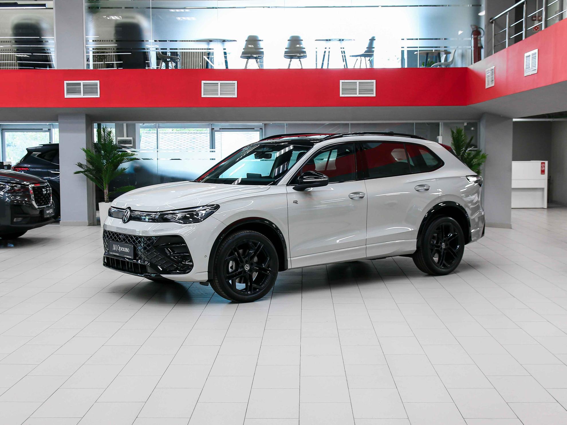 Volkswagen Tiguan 2026, серый, ДЦ Орехово