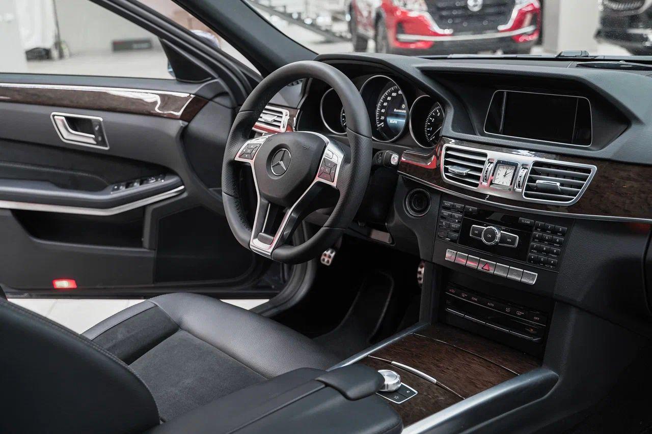 Mercedes-Benz E-Класс 2014, синий, ДЦ Орехово