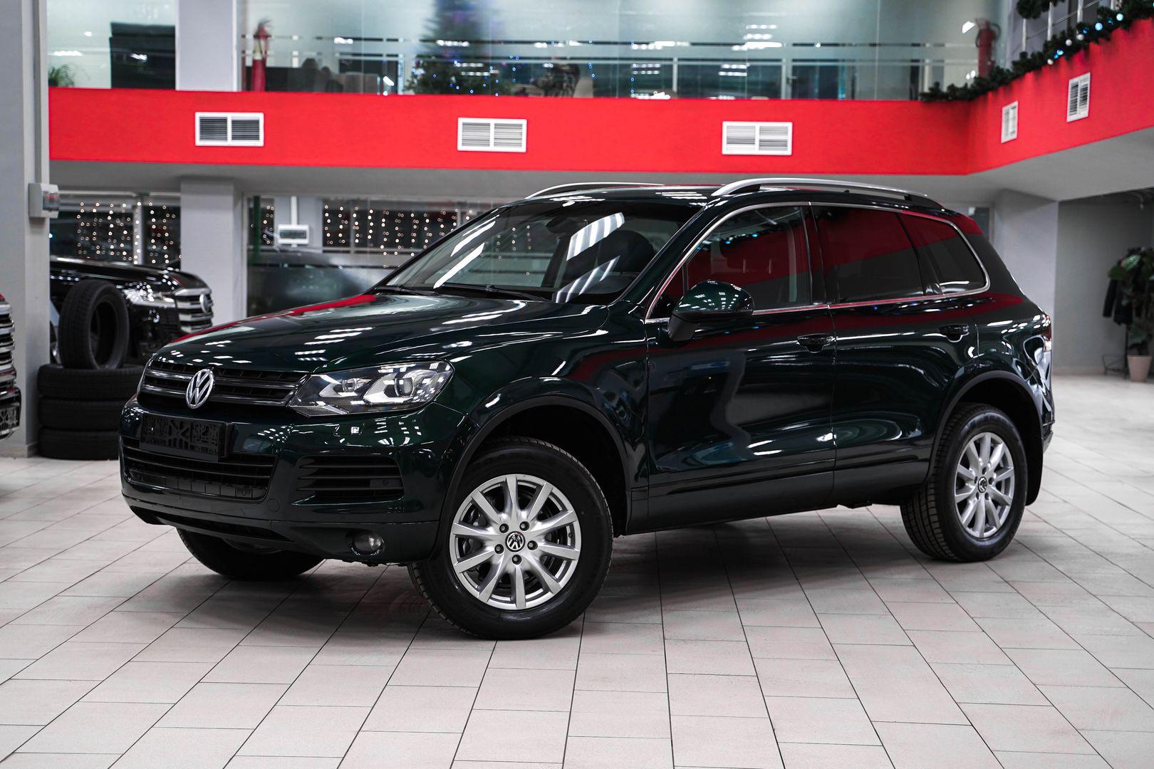 Volkswagen Touareg 2011, зеленый, ДЦ Орехово