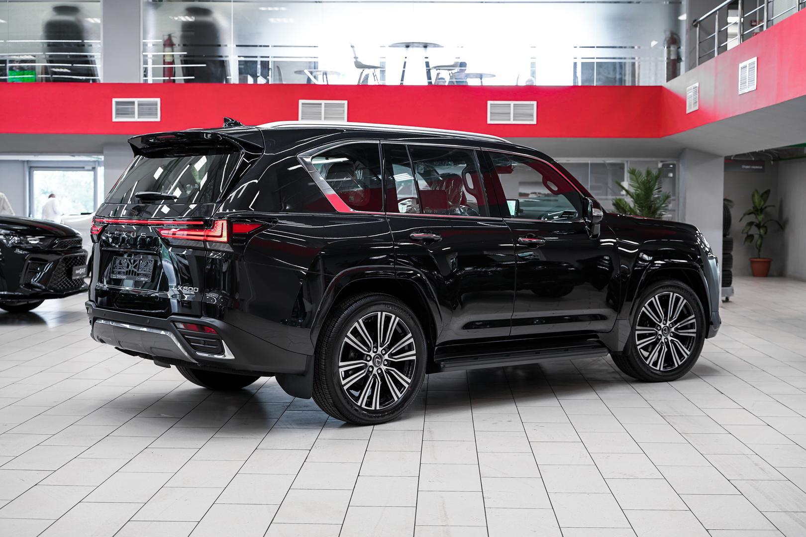 Lexus LX 2024, черный, ДЦ Орехово
