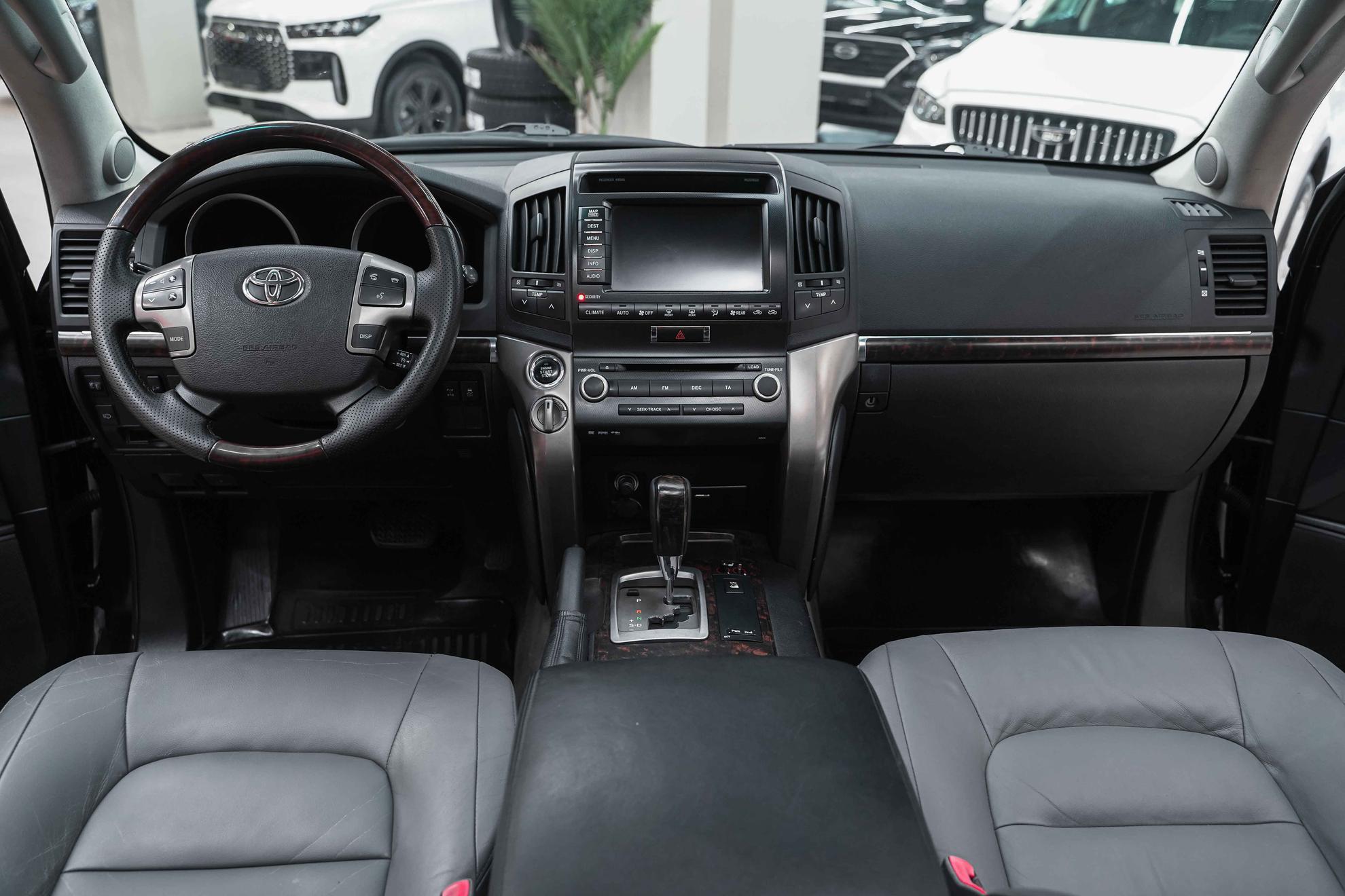 Toyota Land Cruiser 2008, черный, ДЦ Орехово