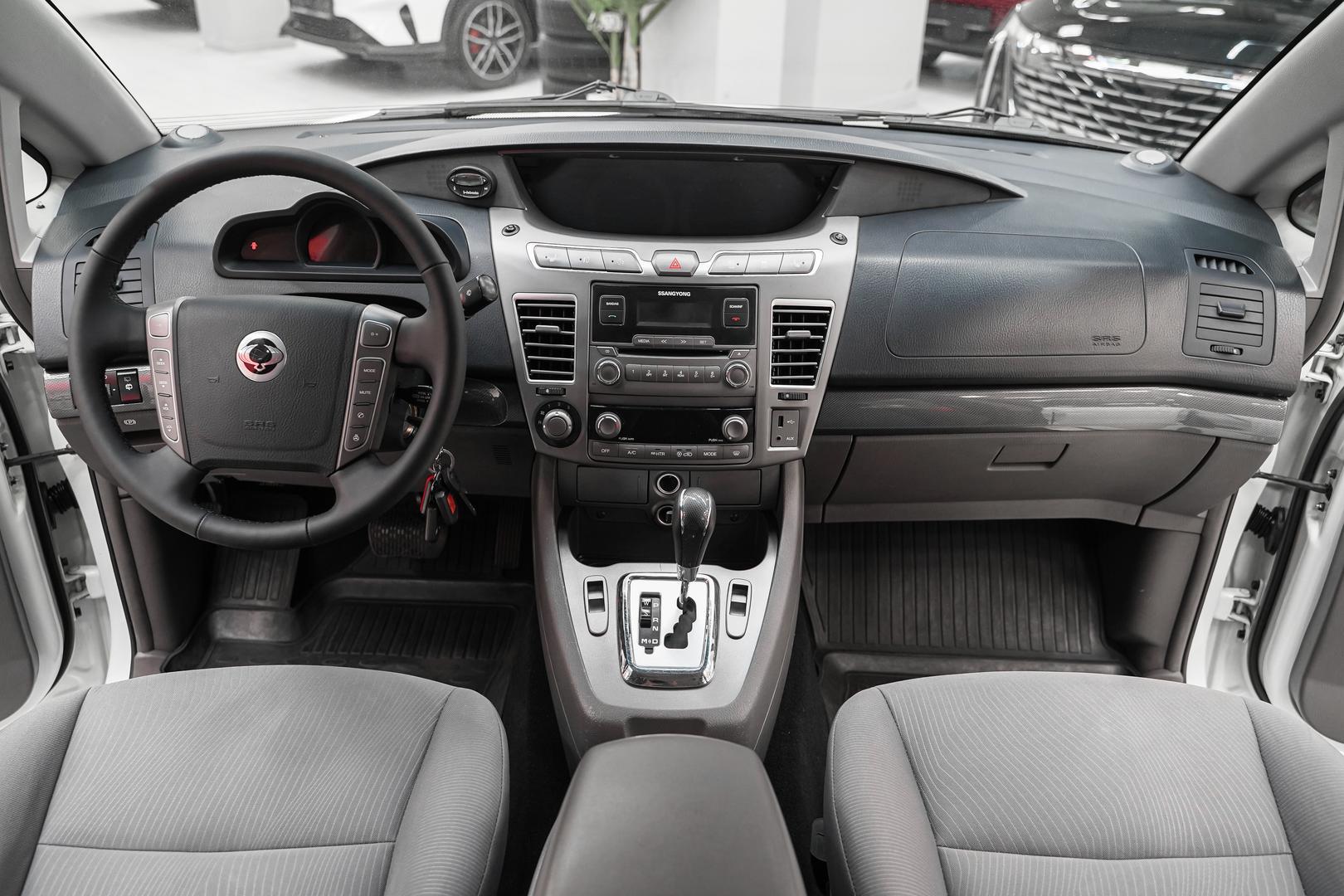 SsangYong Stavic 2014, белый, ДЦ Орехово