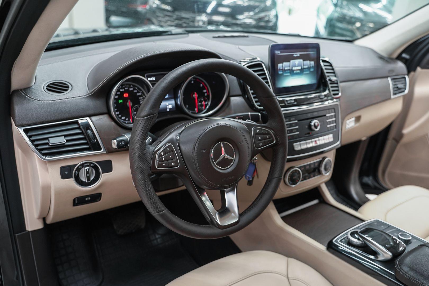 Mercedes-Benz GLS 2016, черный, ДЦ Орехово