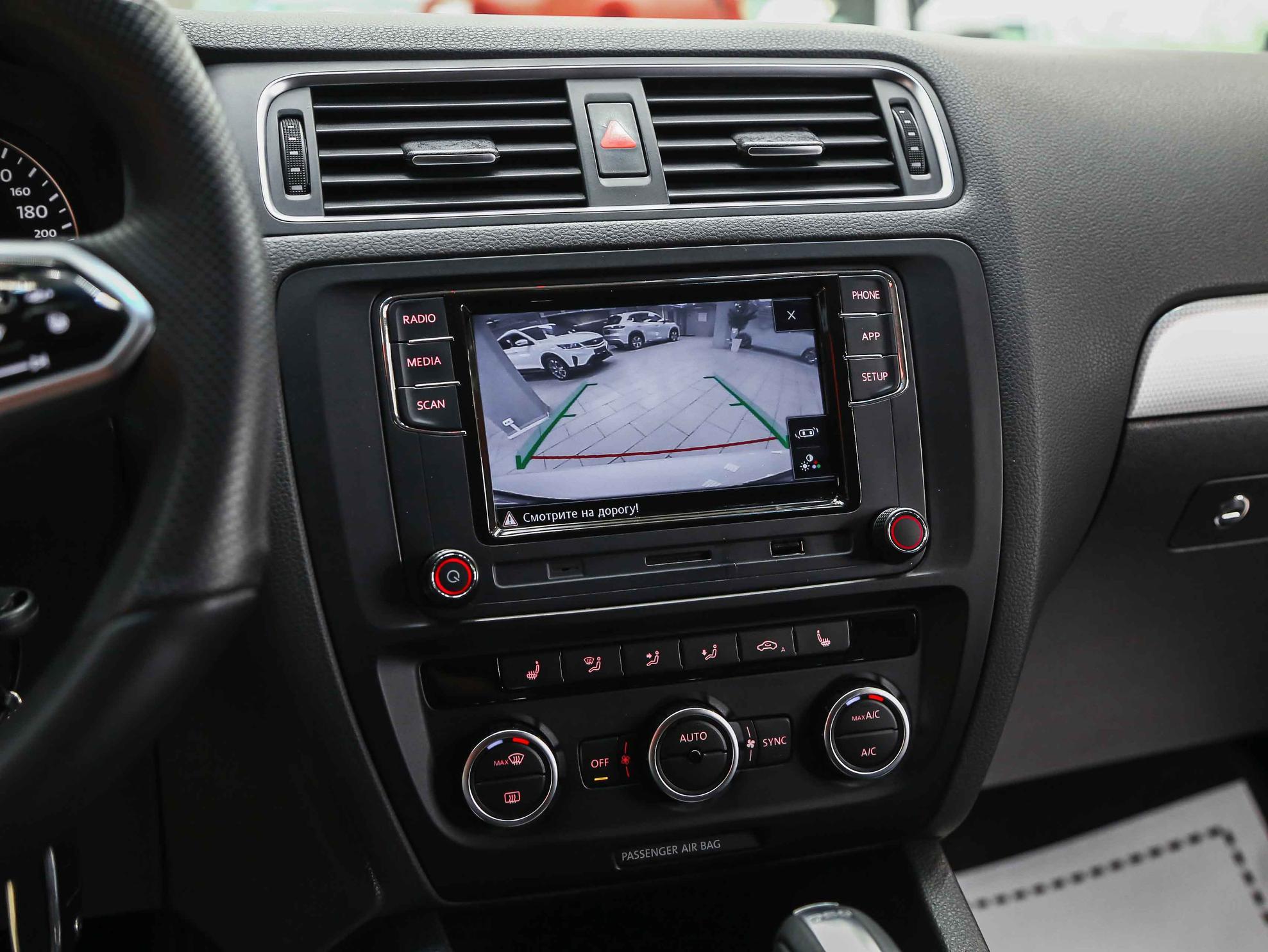 Volkswagen Jetta 2013, белый, ДЦ Орехово