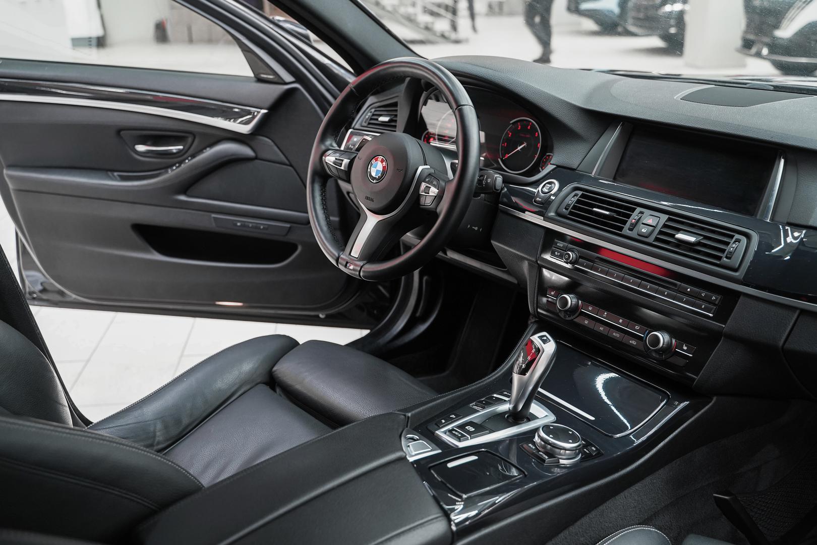 BMW 5 серии 2016, черный, ДЦ Орехово