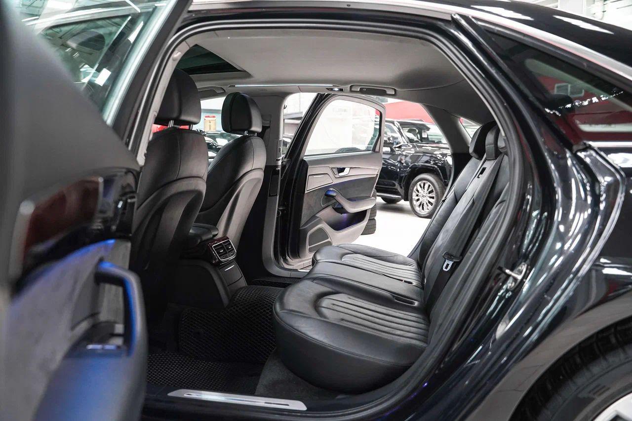 Audi A8 2011, черный, ДЦ Орехово