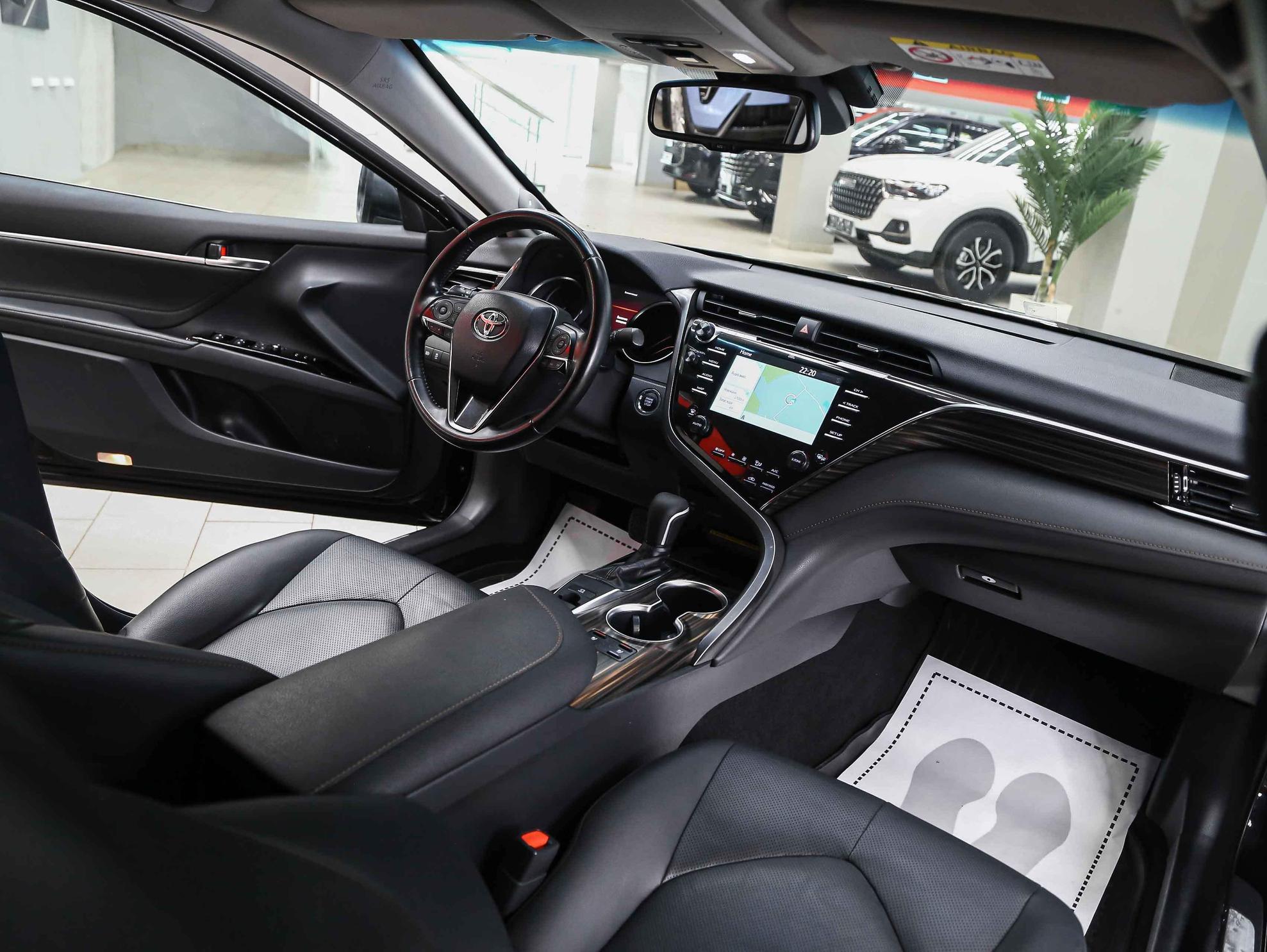 Toyota Camry 2018, черный, ДЦ Орехово