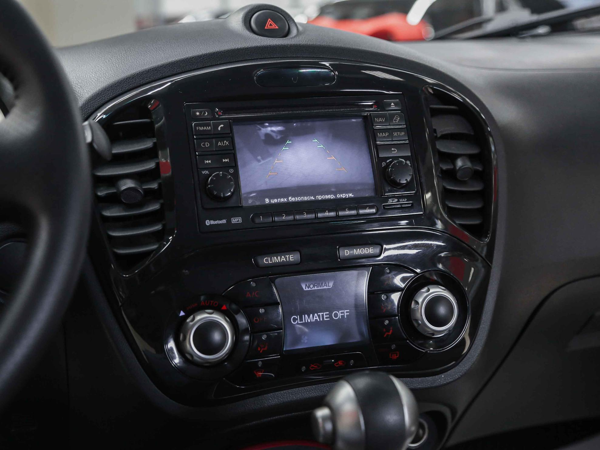 Nissan Juke 2011, красный, ДЦ Орехово