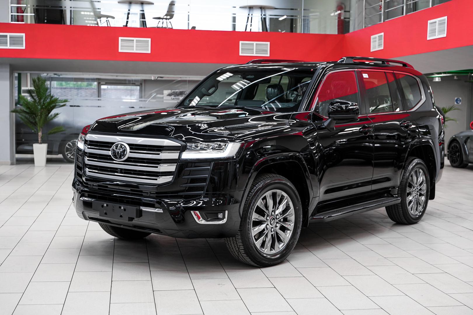 Toyota Land Cruiser 2025, черный, ДЦ Орехово
