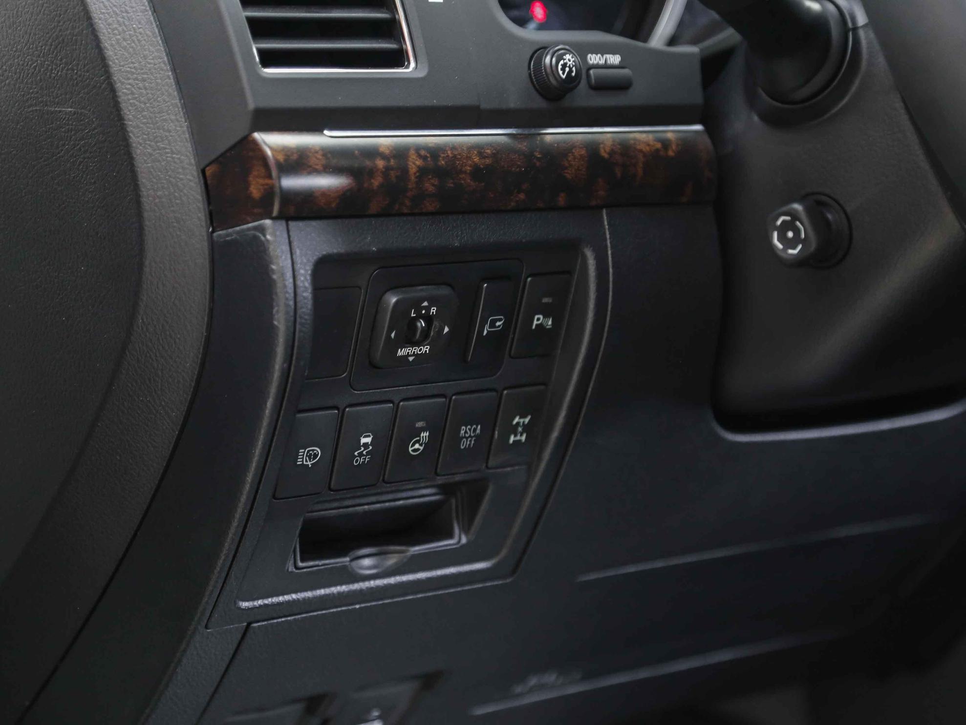 Toyota Land Cruiser 2013, белый, ДЦ Орехово