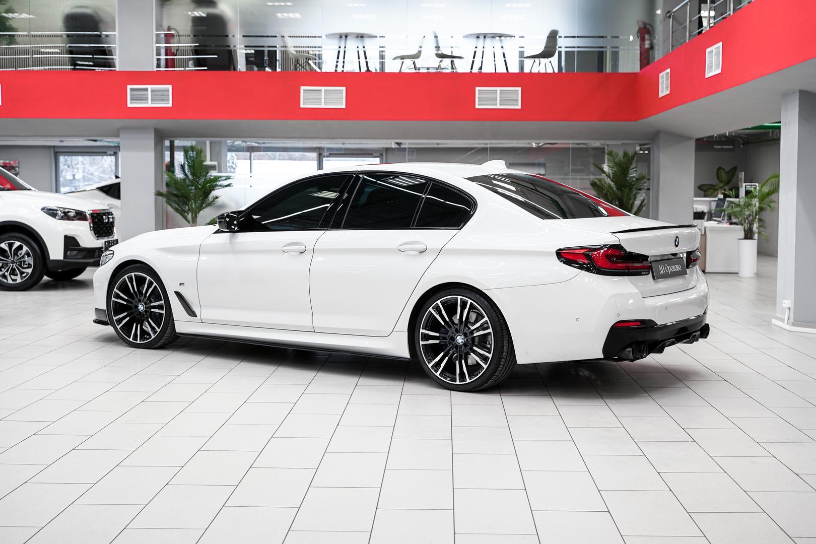 BMW 5 серии 2021, белый, ДЦ Орехово