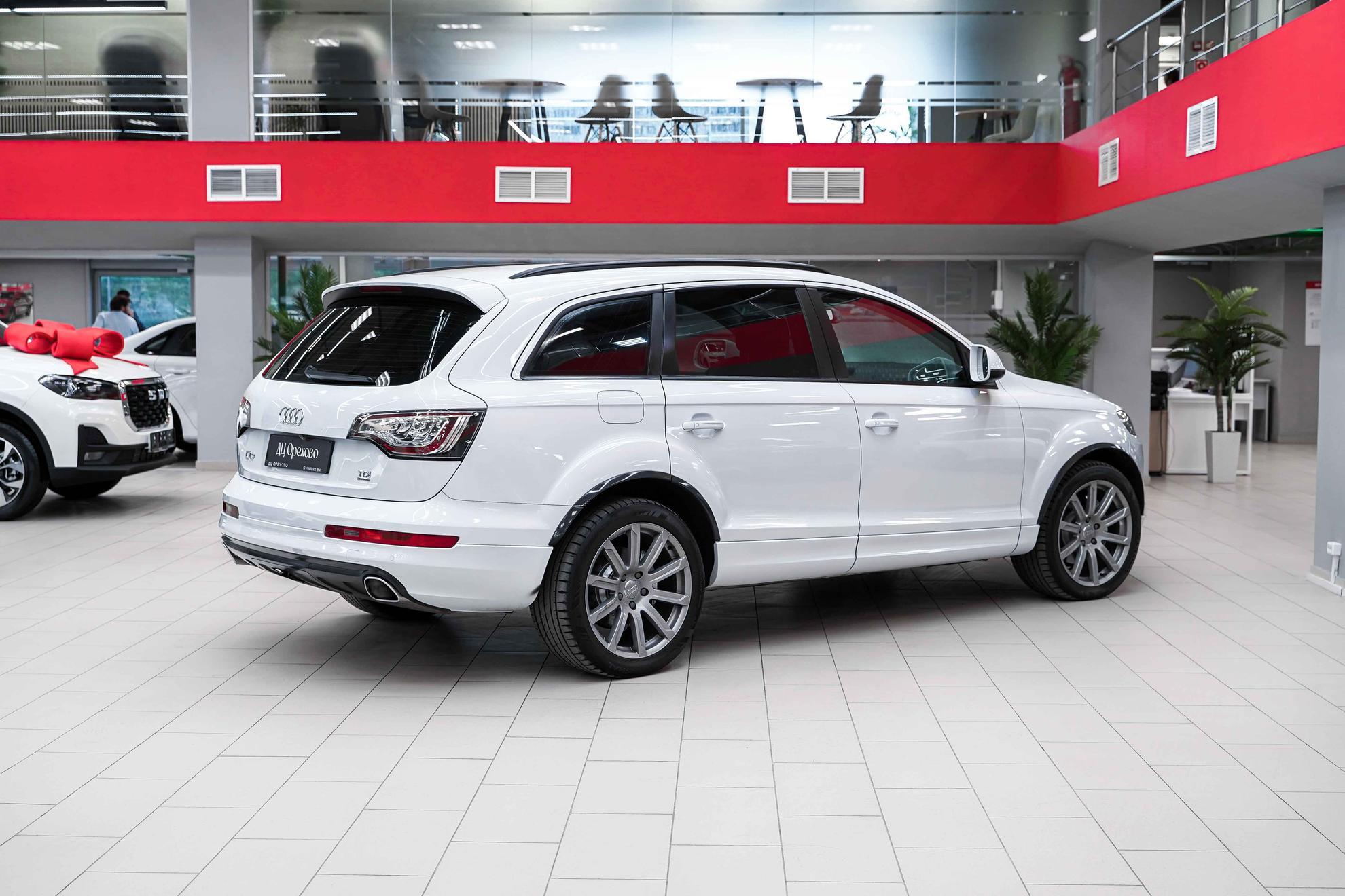 Audi Q7 2015, белый, ДЦ Орехово
