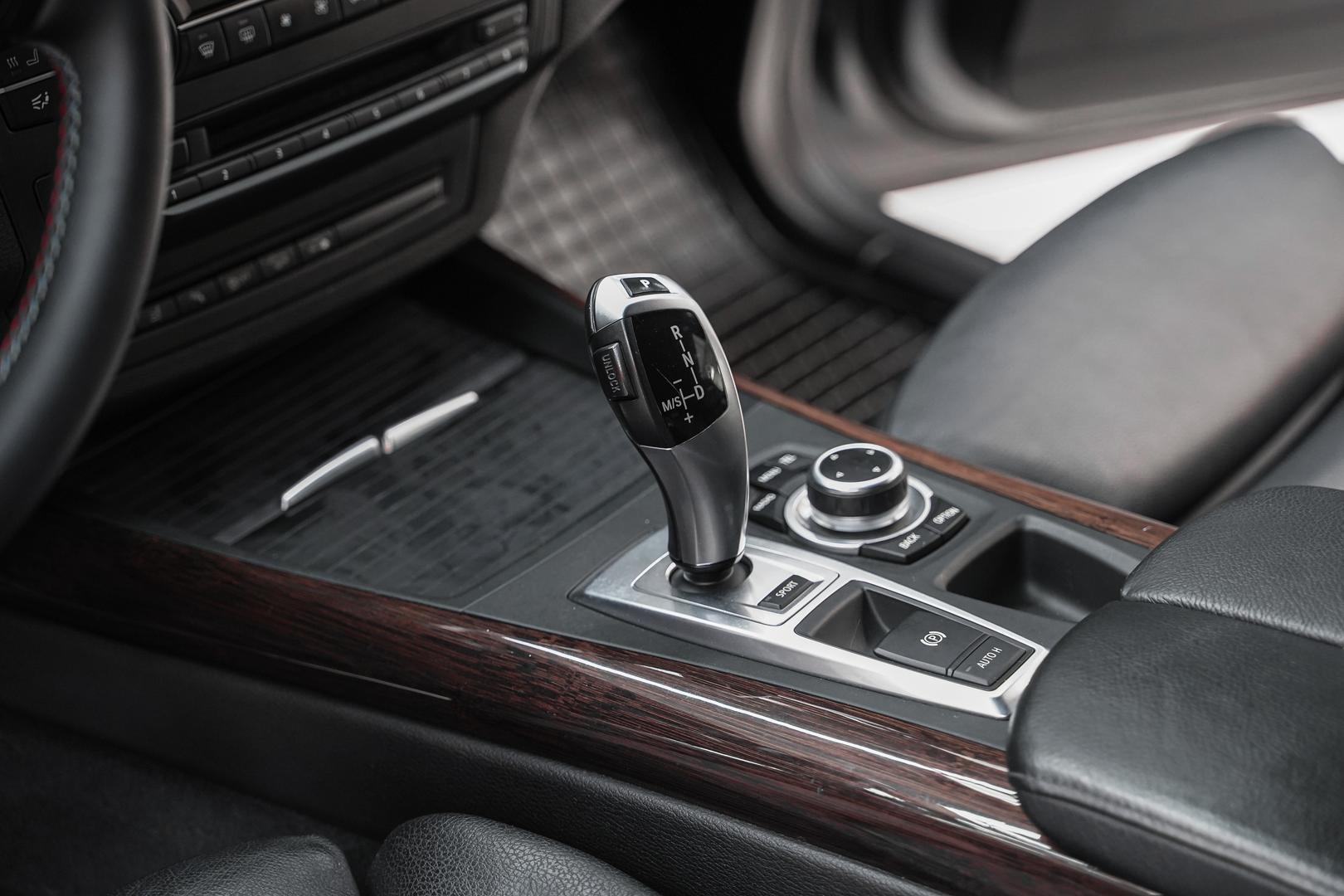 BMW X5 2011, серый, ДЦ Орехово