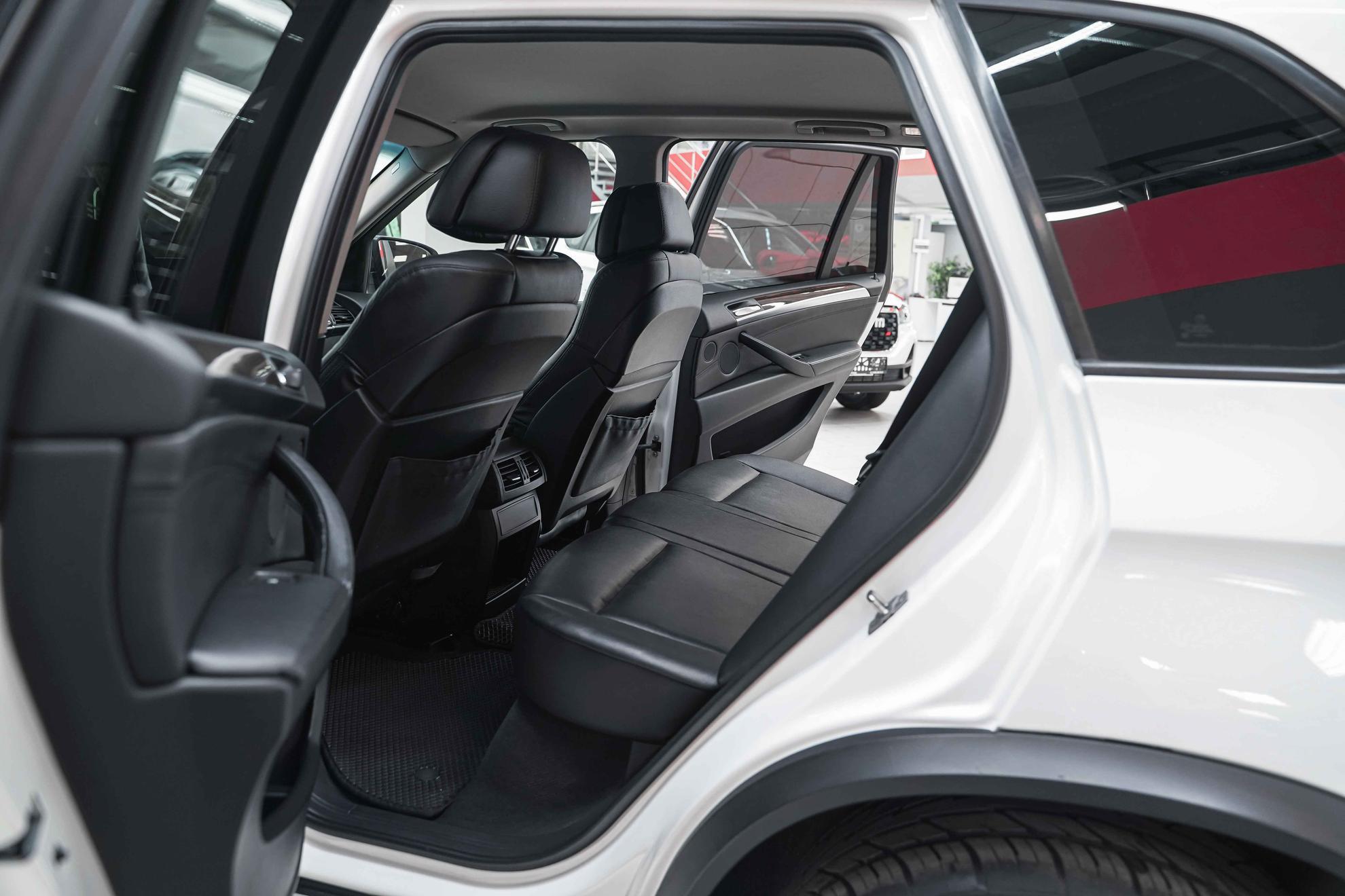 BMW X5 2011, белый, ДЦ Орехово