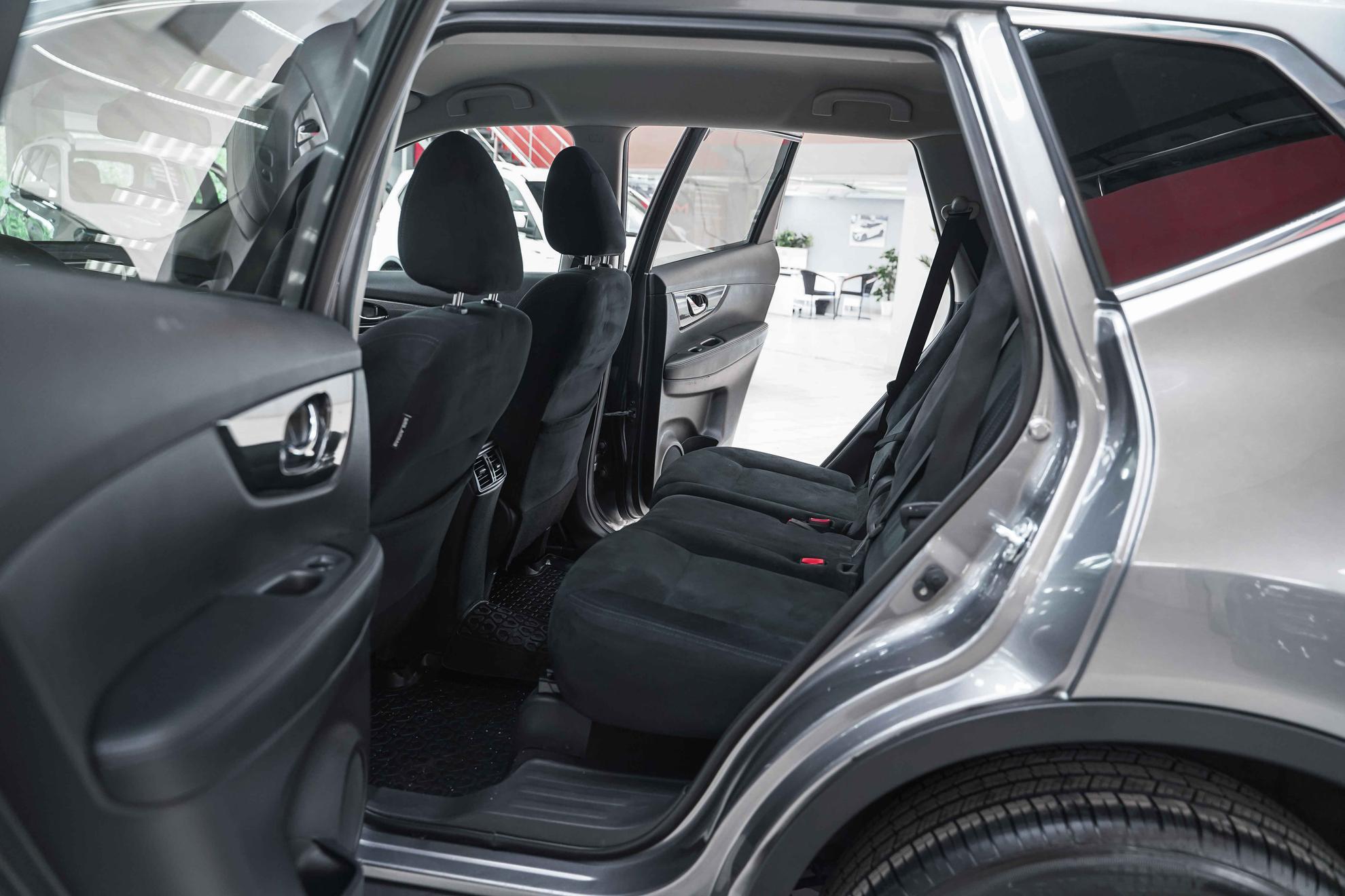 Nissan X-Trail 2016, серый, ДЦ Орехово