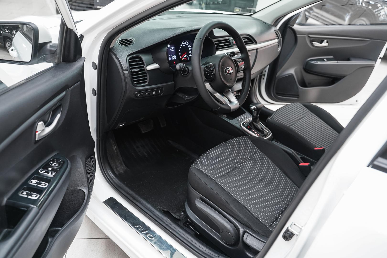 Kia Rio 2018, белый, ДЦ Орехово