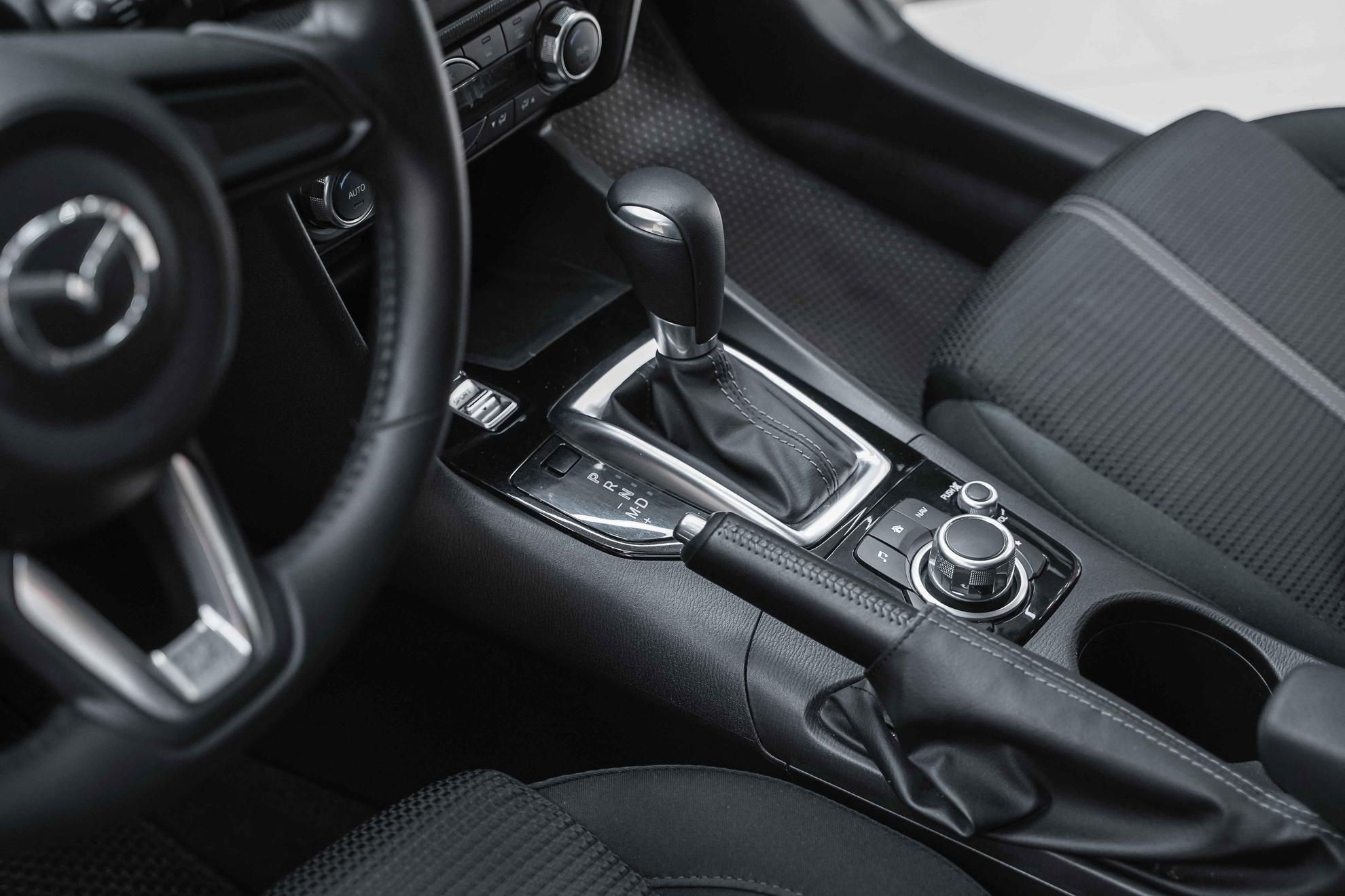 Mazda 3 2016, белый, ДЦ Орехово