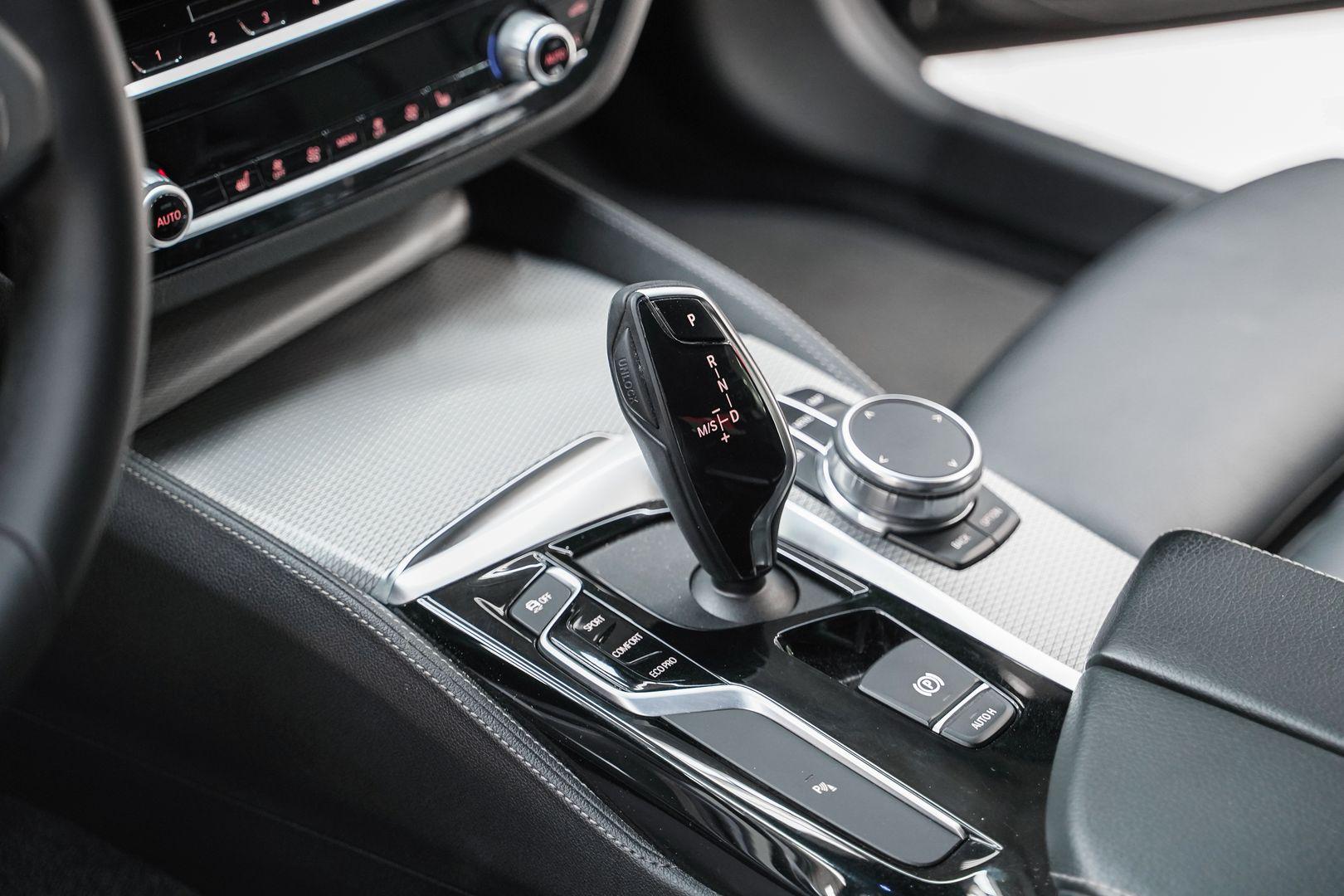 BMW 5 серии 2018, черный, ДЦ Орехово