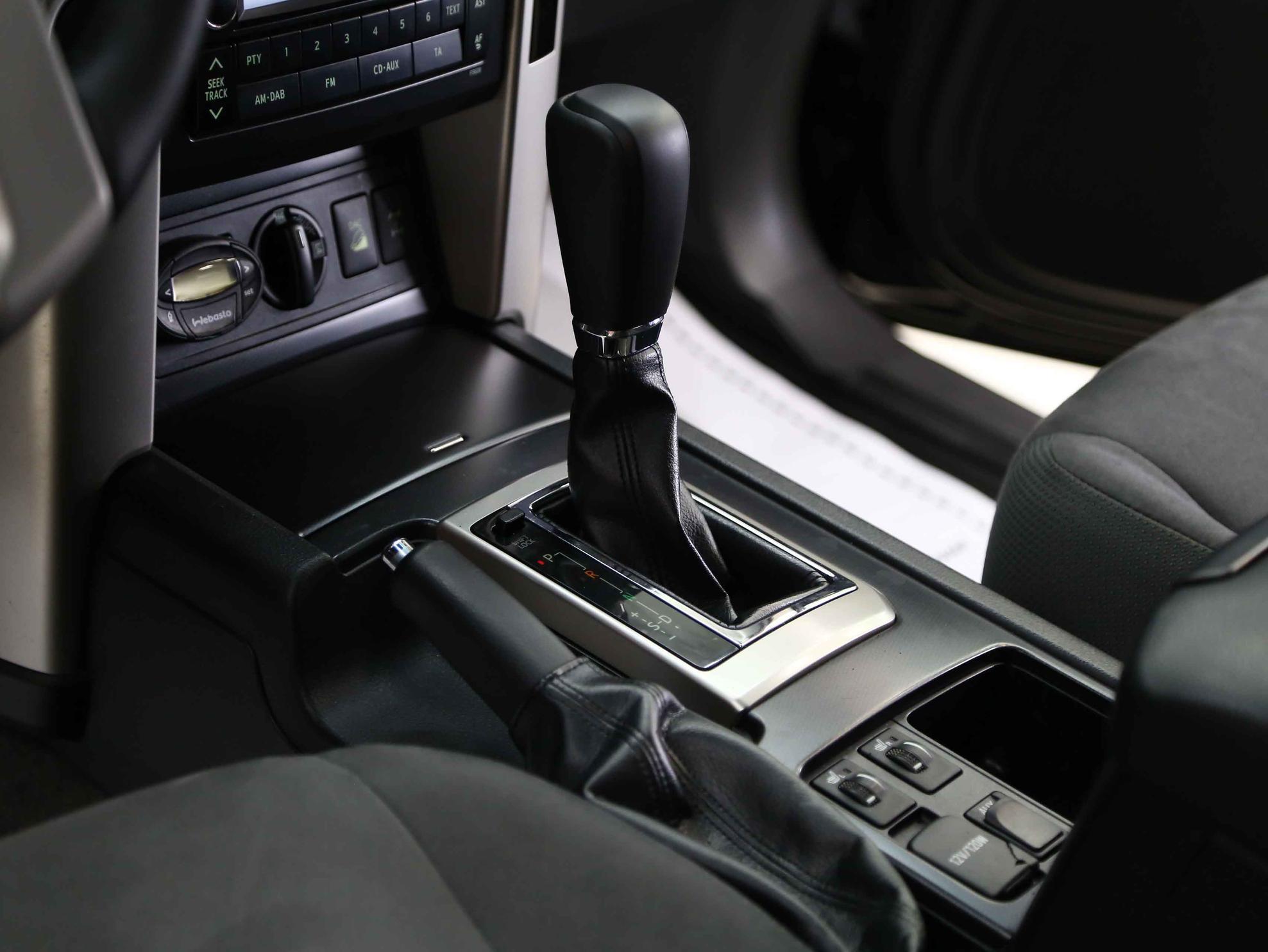Toyota Land Cruiser Prado 2011, серый, ДЦ Орехово