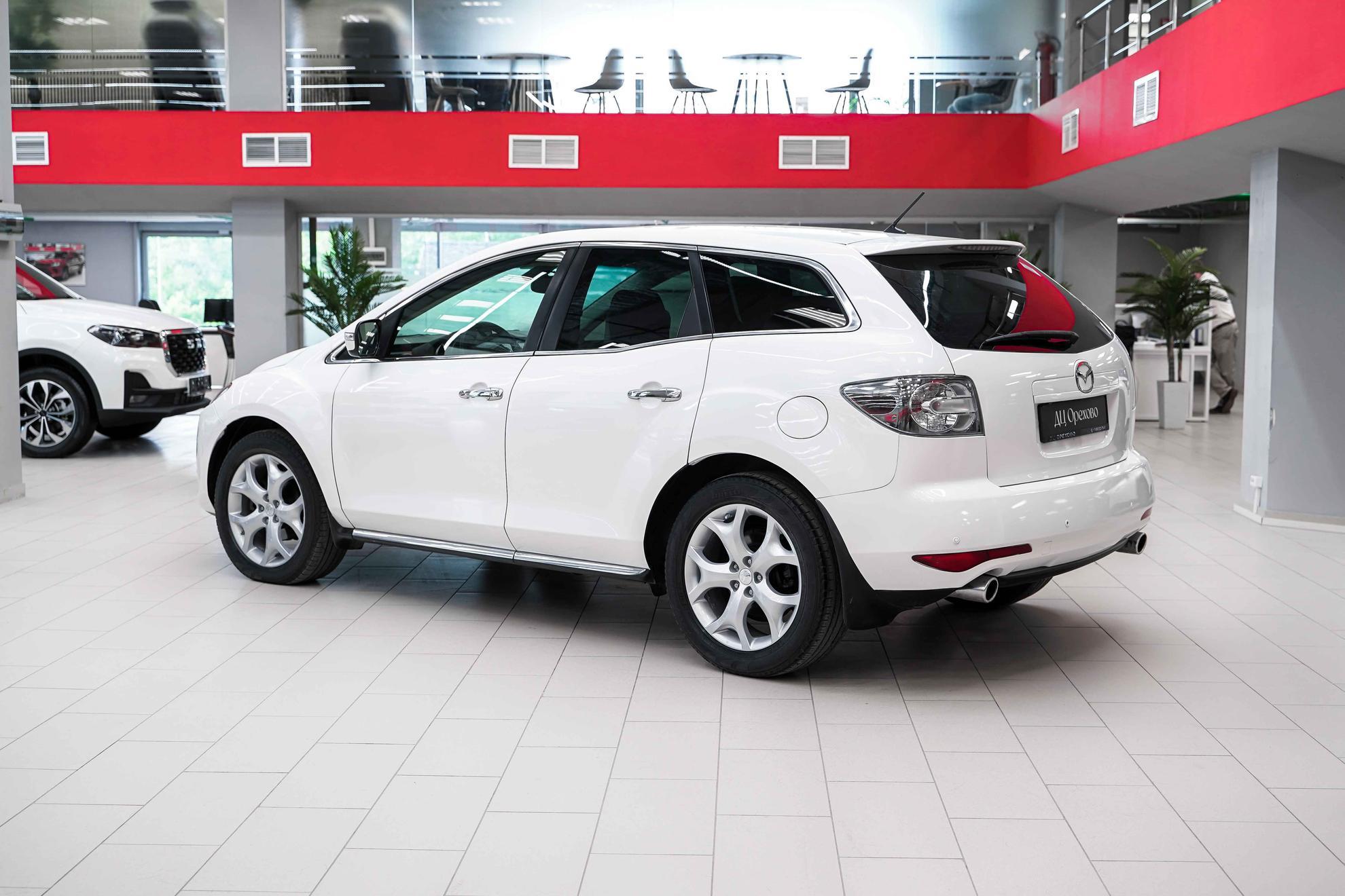 Mazda CX-7 2011, белый, ДЦ Орехово