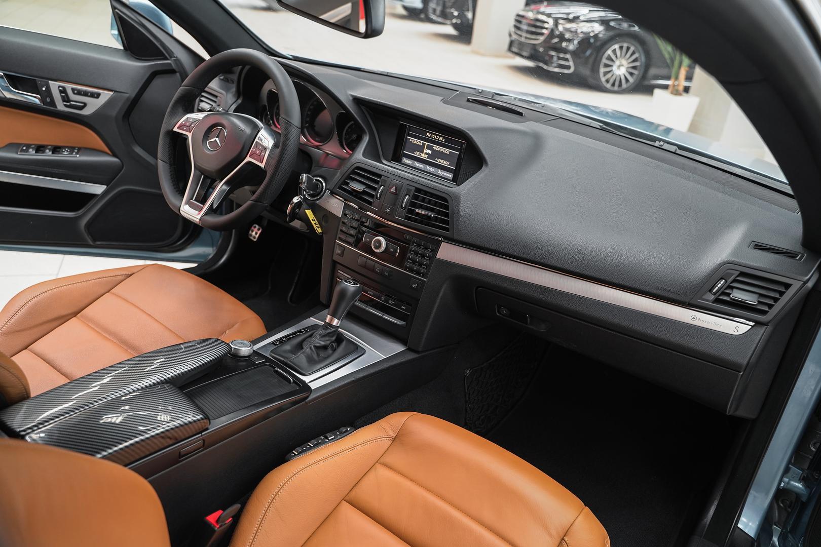 Mercedes-Benz E-Класс 2012, голубой, ДЦ Орехово