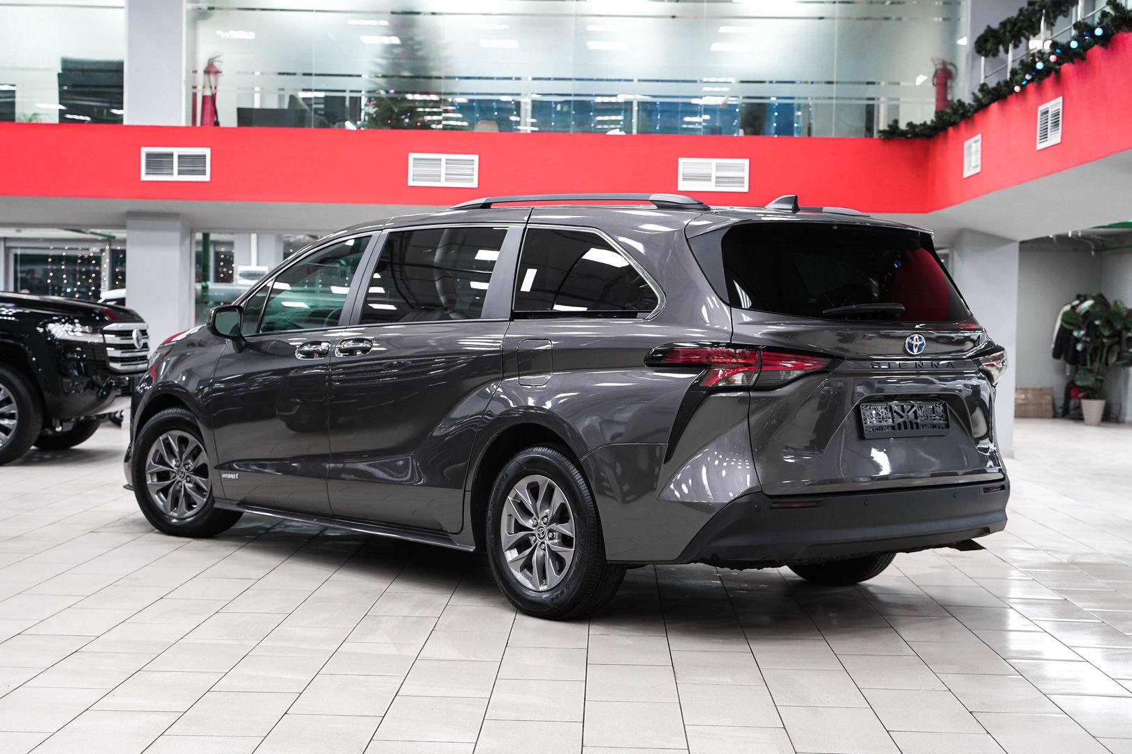 Toyota Sienna 2021, серый, ДЦ Орехово