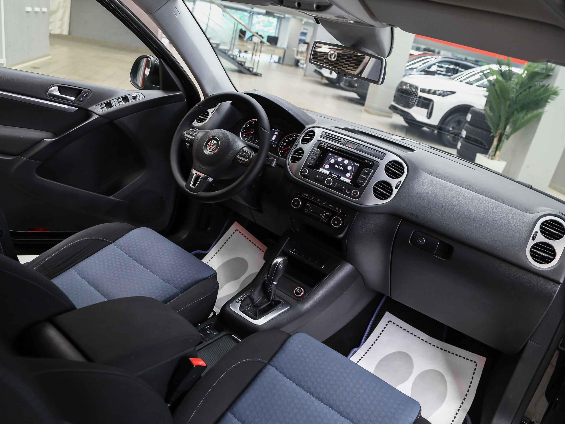 Volkswagen Tiguan 2013, черный, ДЦ Орехово