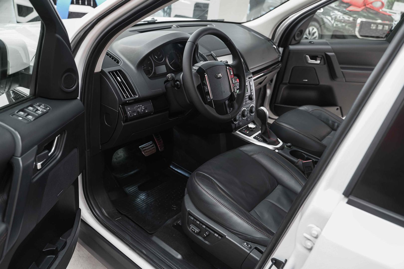 Land Rover Freelander 2011, белый, ДЦ Орехово