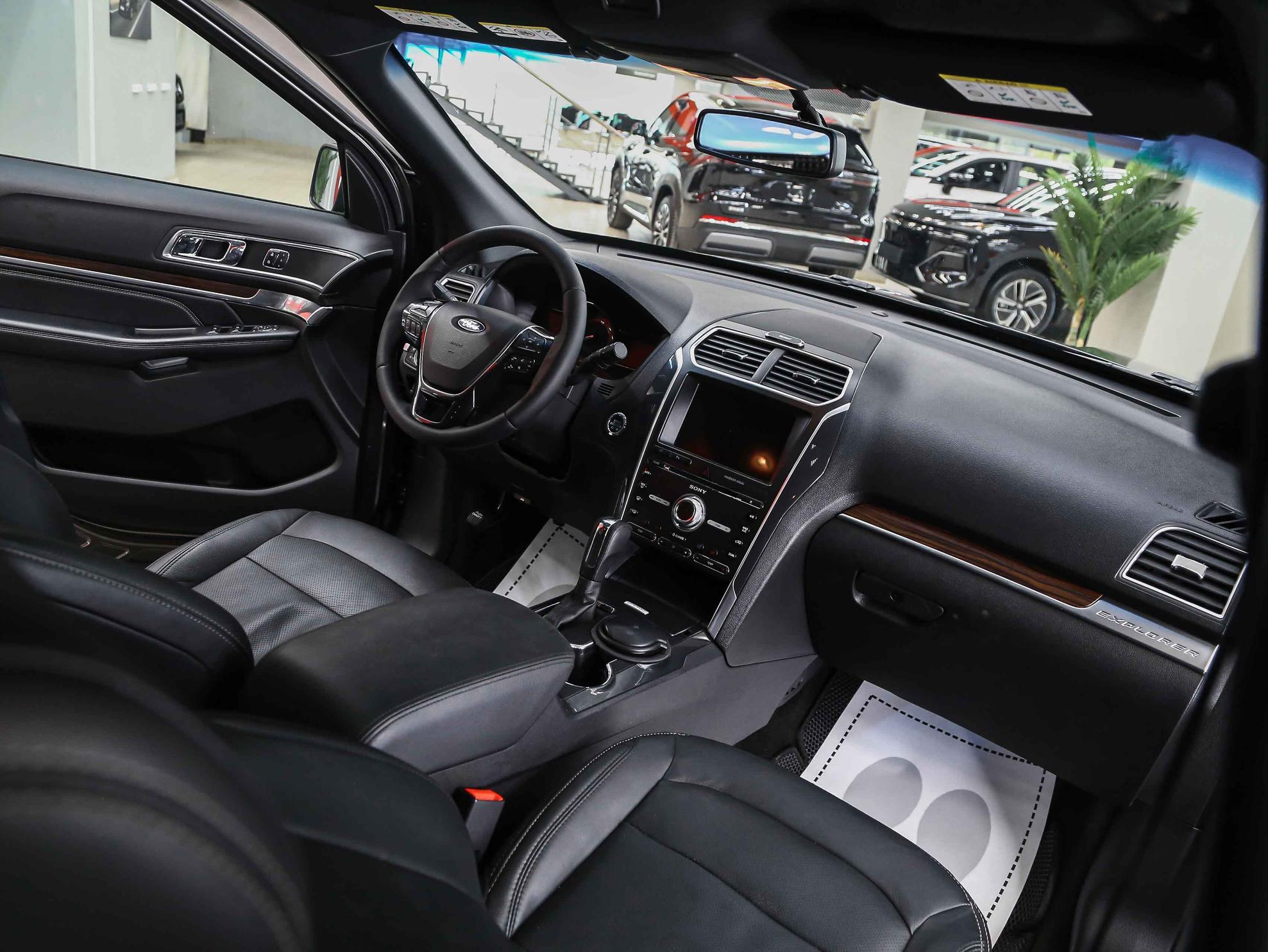 Ford Explorer 2017, серый, ДЦ Орехово