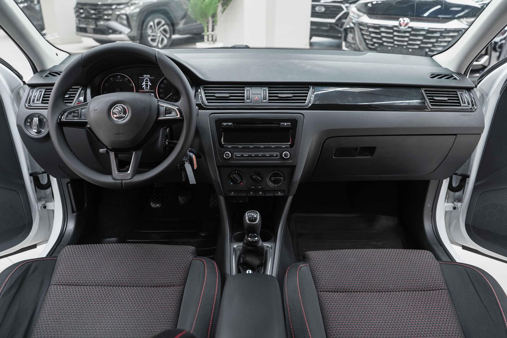 Skoda Rapid 2015, белый, ДЦ Орехово