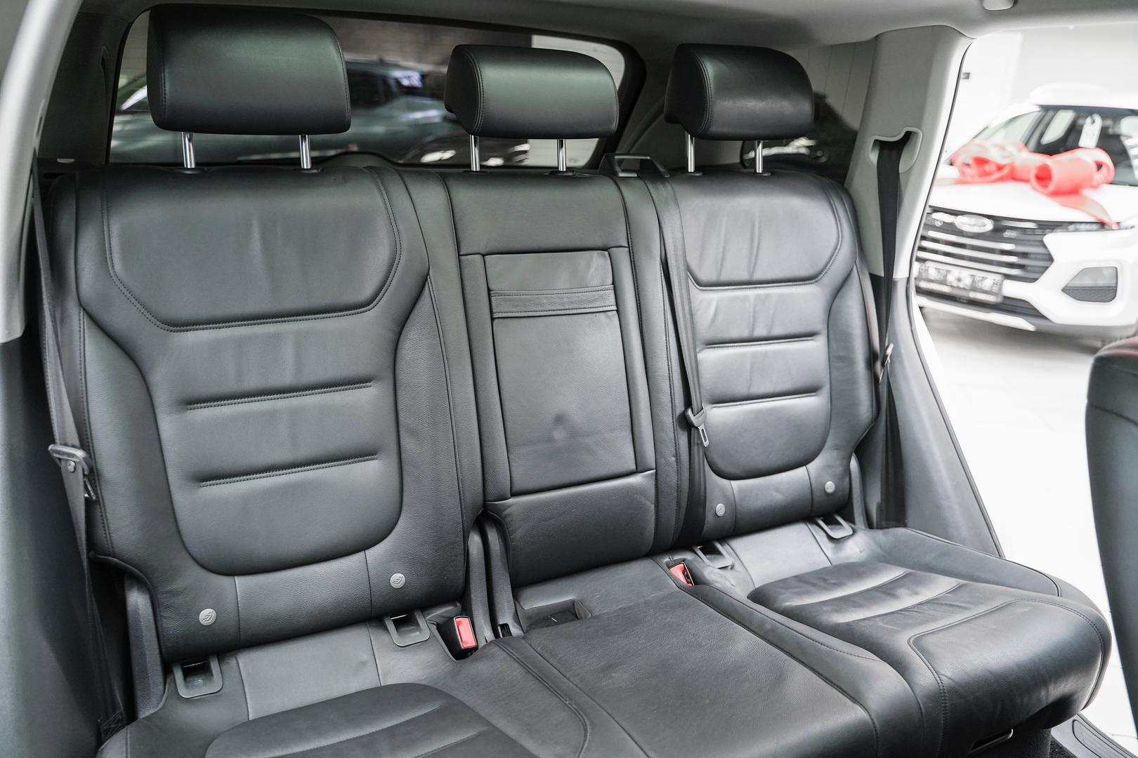 Volkswagen Touareg 2012, белый, ДЦ Орехово