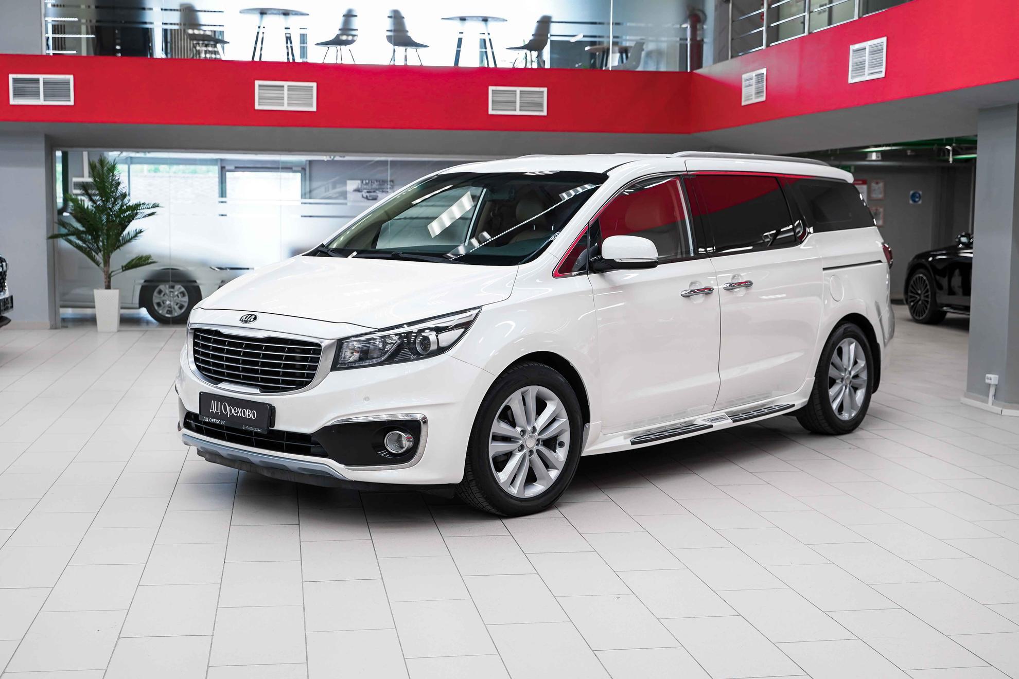 Kia Carnival 2018, белый, ДЦ Орехово