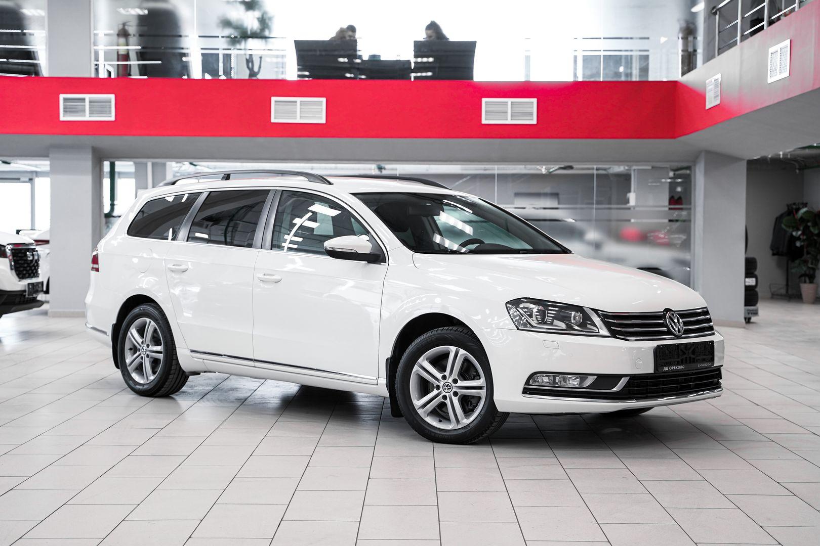 Volkswagen Passat 2013, белый, ДЦ Орехово