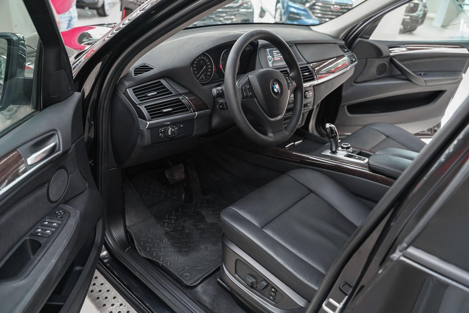 BMW X5 2012, черный, ДЦ Орехово