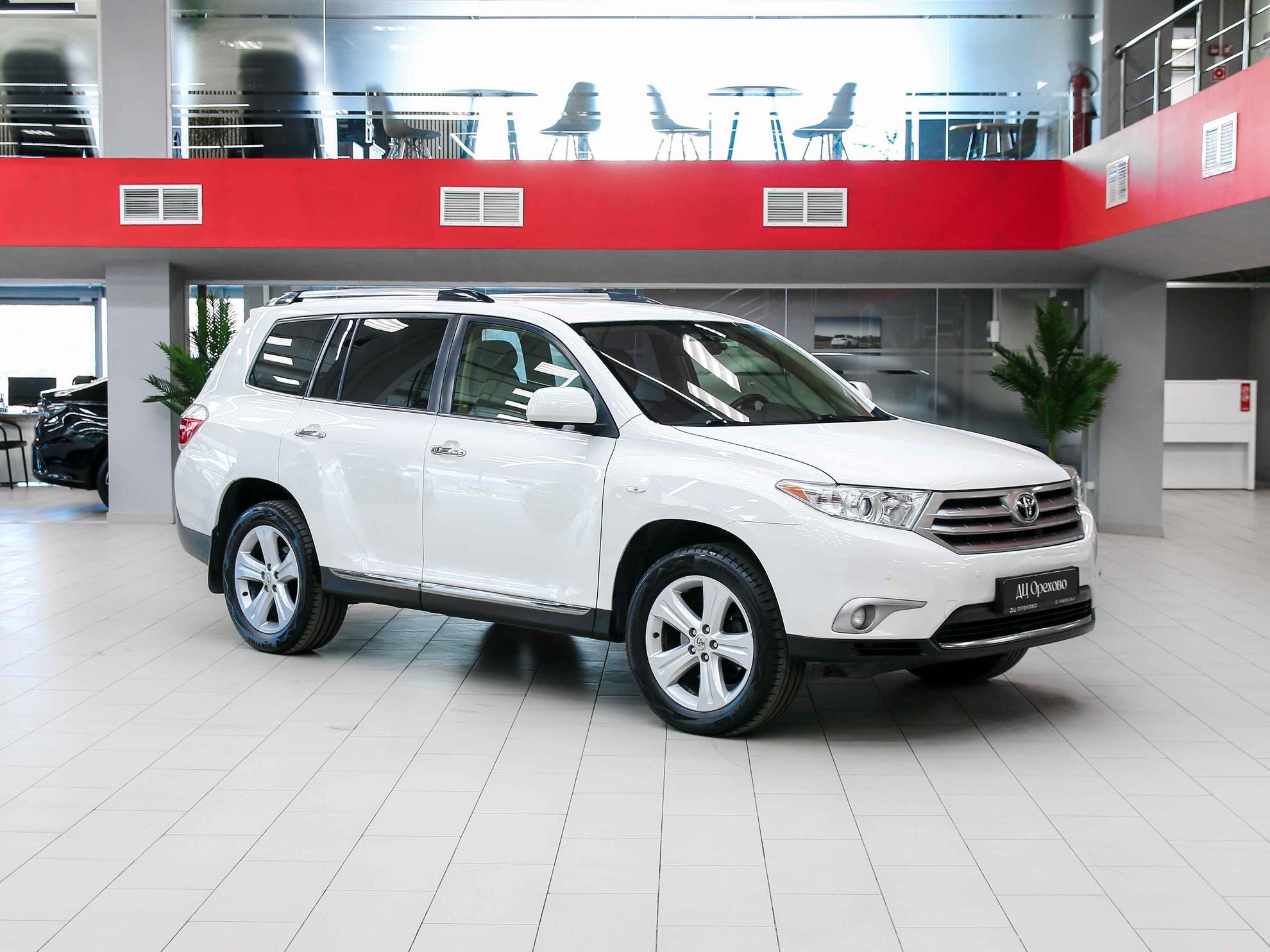 Toyota Highlander 2012, белый, ДЦ Орехово