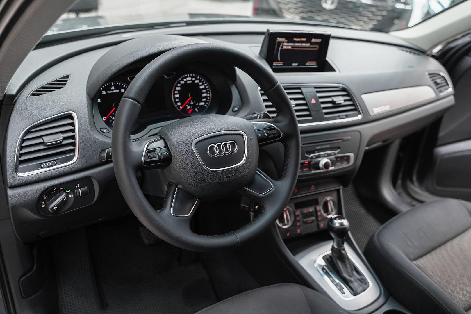 Audi Q3 2013, серый, ДЦ Орехово